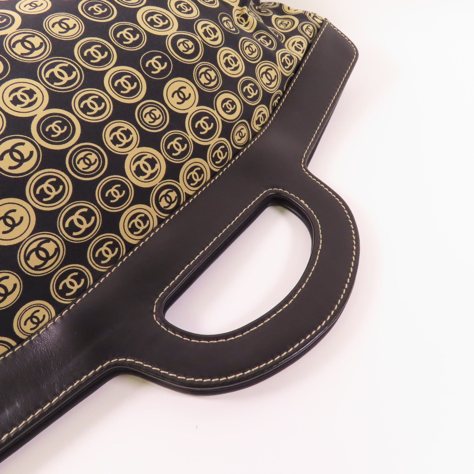 CHANEL 皮革/布料CC Logo Handbag金扣手挽袋