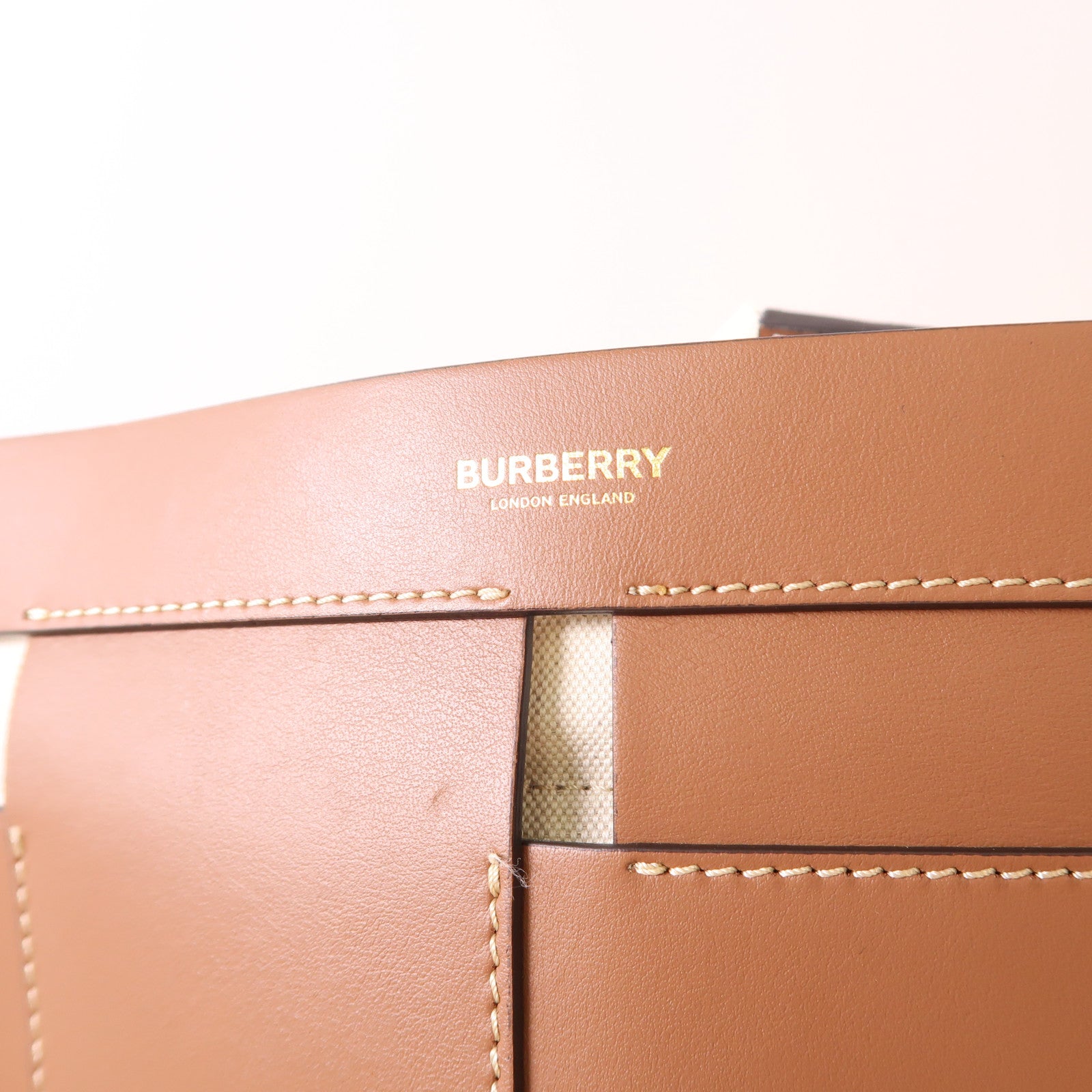 BURBERRY 牛皮皮革Foster Bucket Bag金扣肩背袋