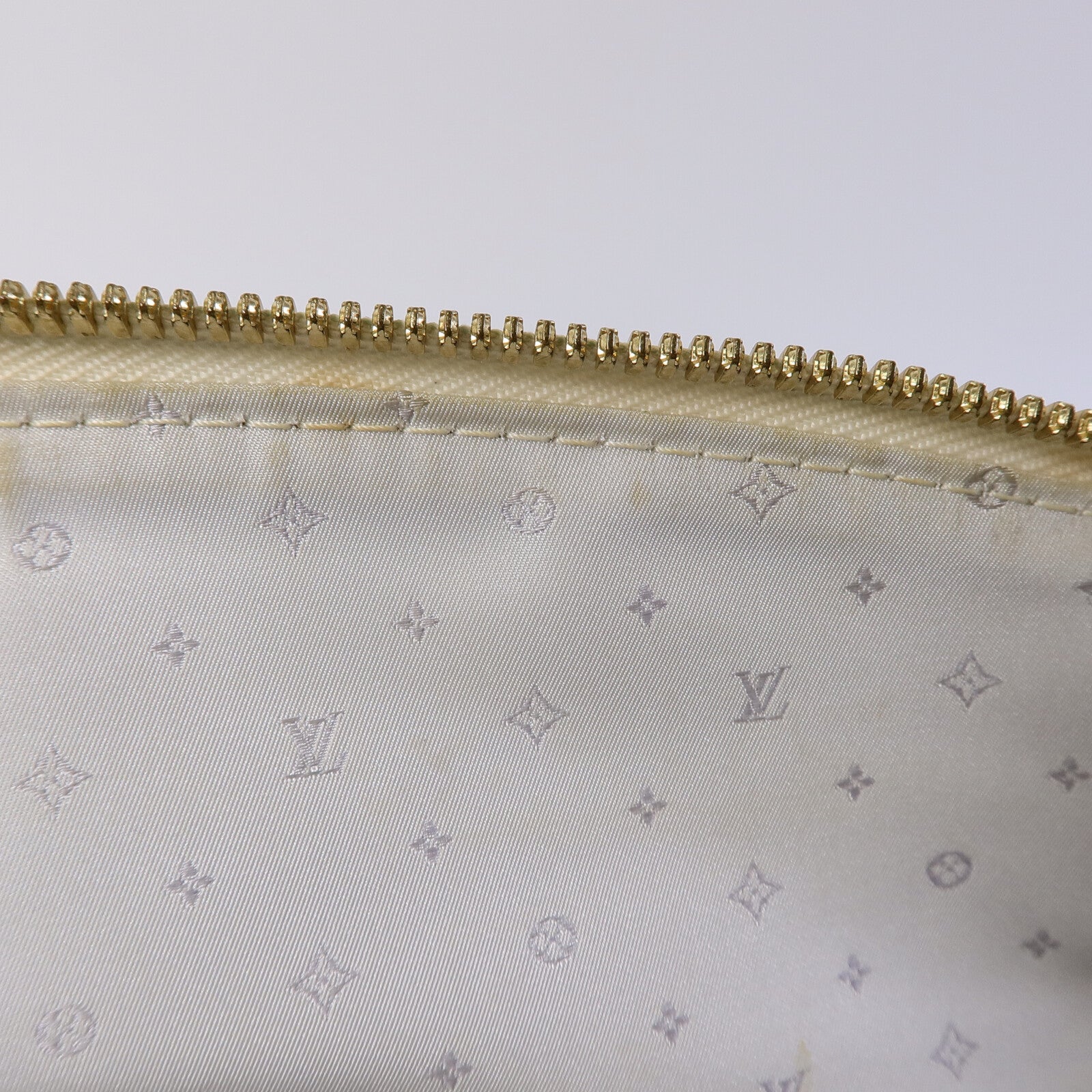 LOUIS VUITTON Suhali Lockit MM手挽袋