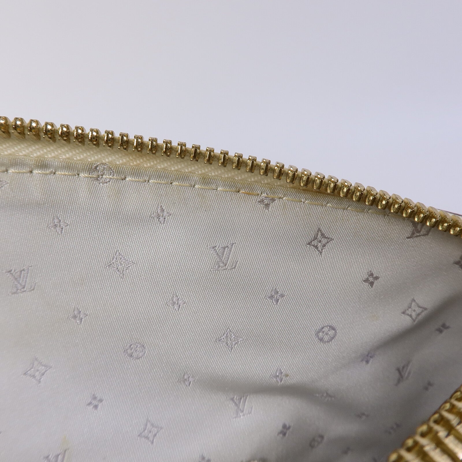 LOUIS VUITTON Suhali Lockit MM手挽袋