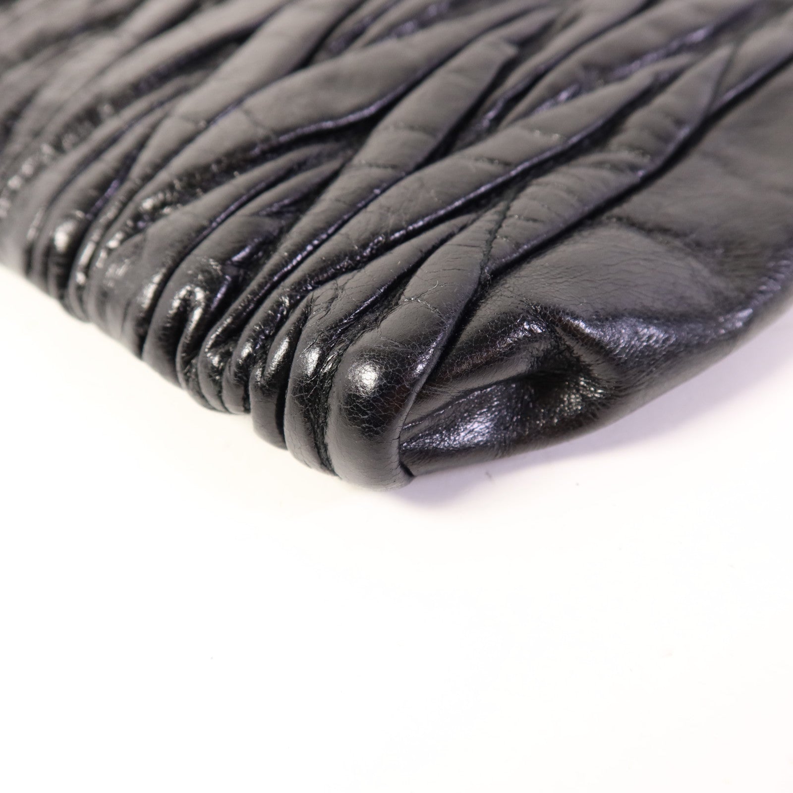 Miu Miu 牛皮皮革Pouch銀扣小袋