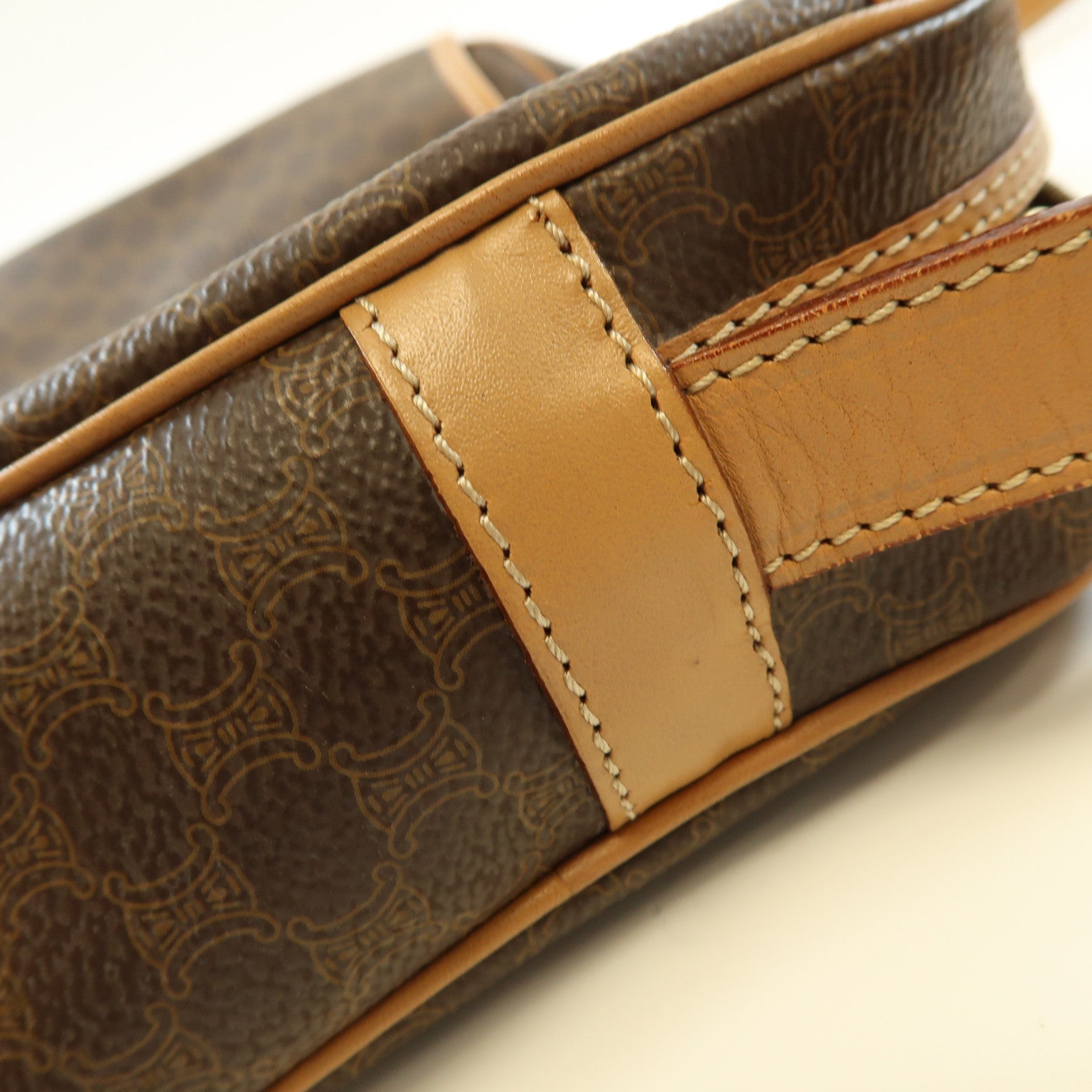 CELINE 塗層帆布Macadam Blason金扣肩背袋啡色