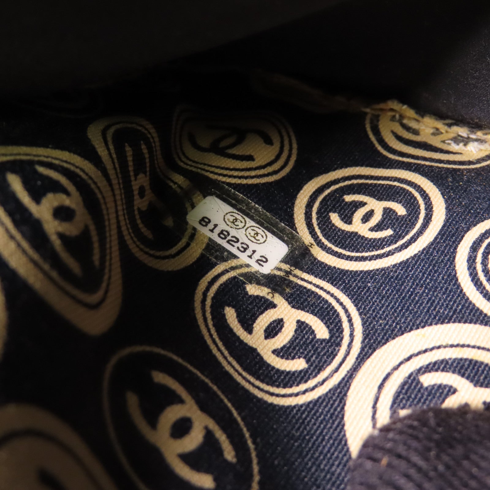 CHANEL 皮革/布料CC Logo Handbag金扣手挽袋