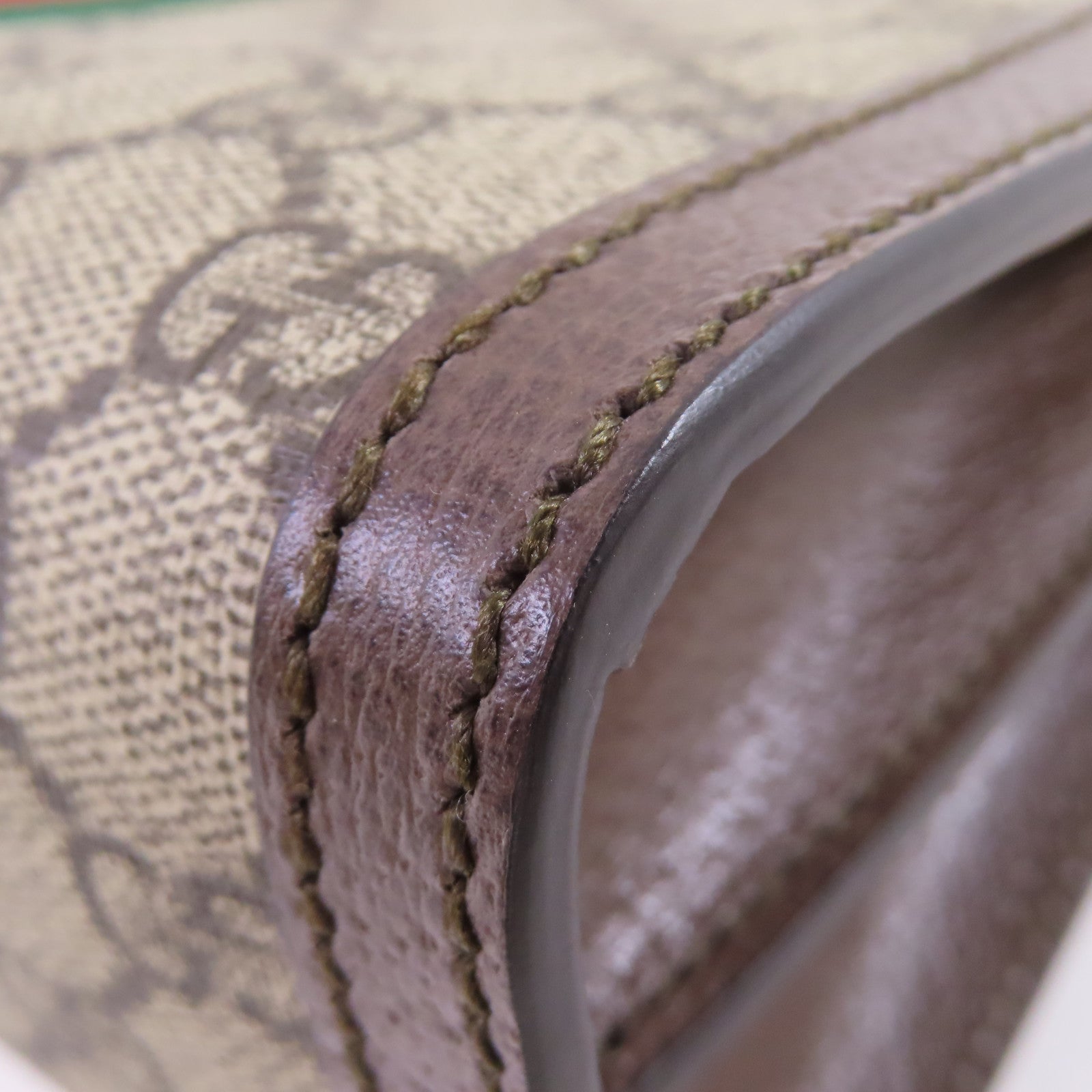 GUCCI 塗層帆布GG Supereme Shoulder Bag金扣肩背袋啡色