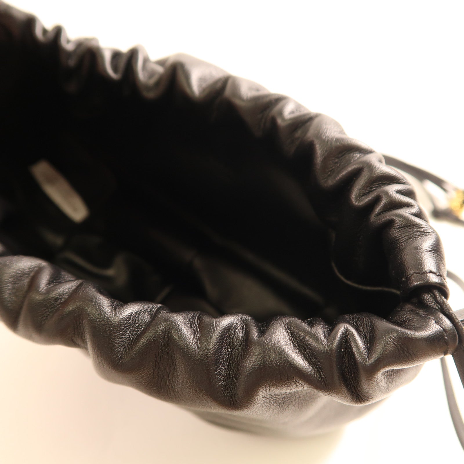 BOTTEGA VENETA 羊皮皮革The Bulb Mini Pouch金扣肩背袋