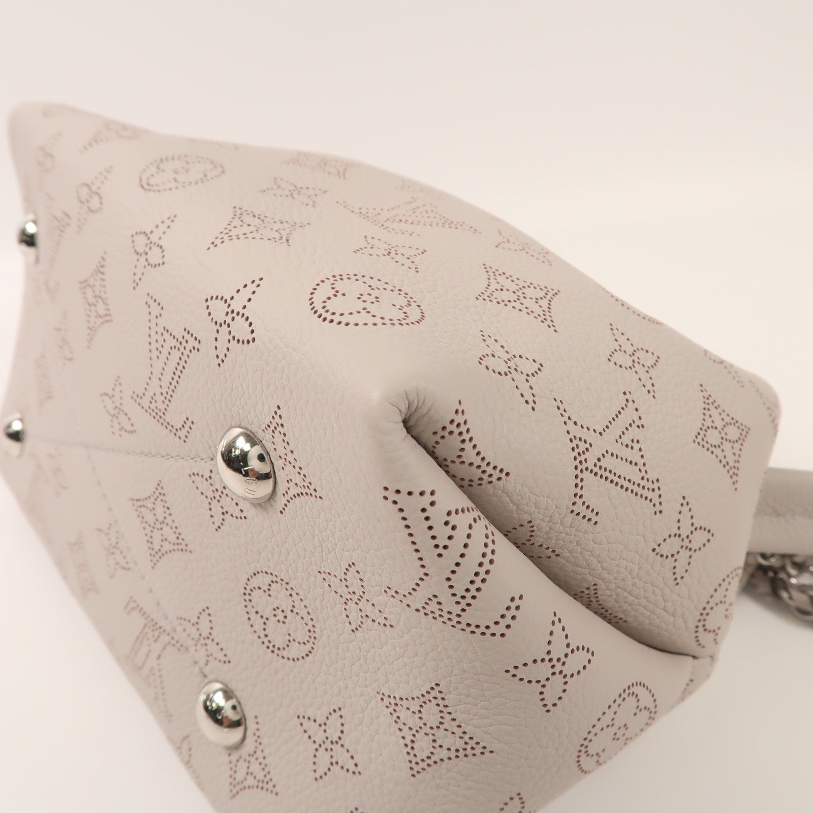 LOUIS VUITTON Mahina皮革Bella銀扣手挽肩背兩用袋