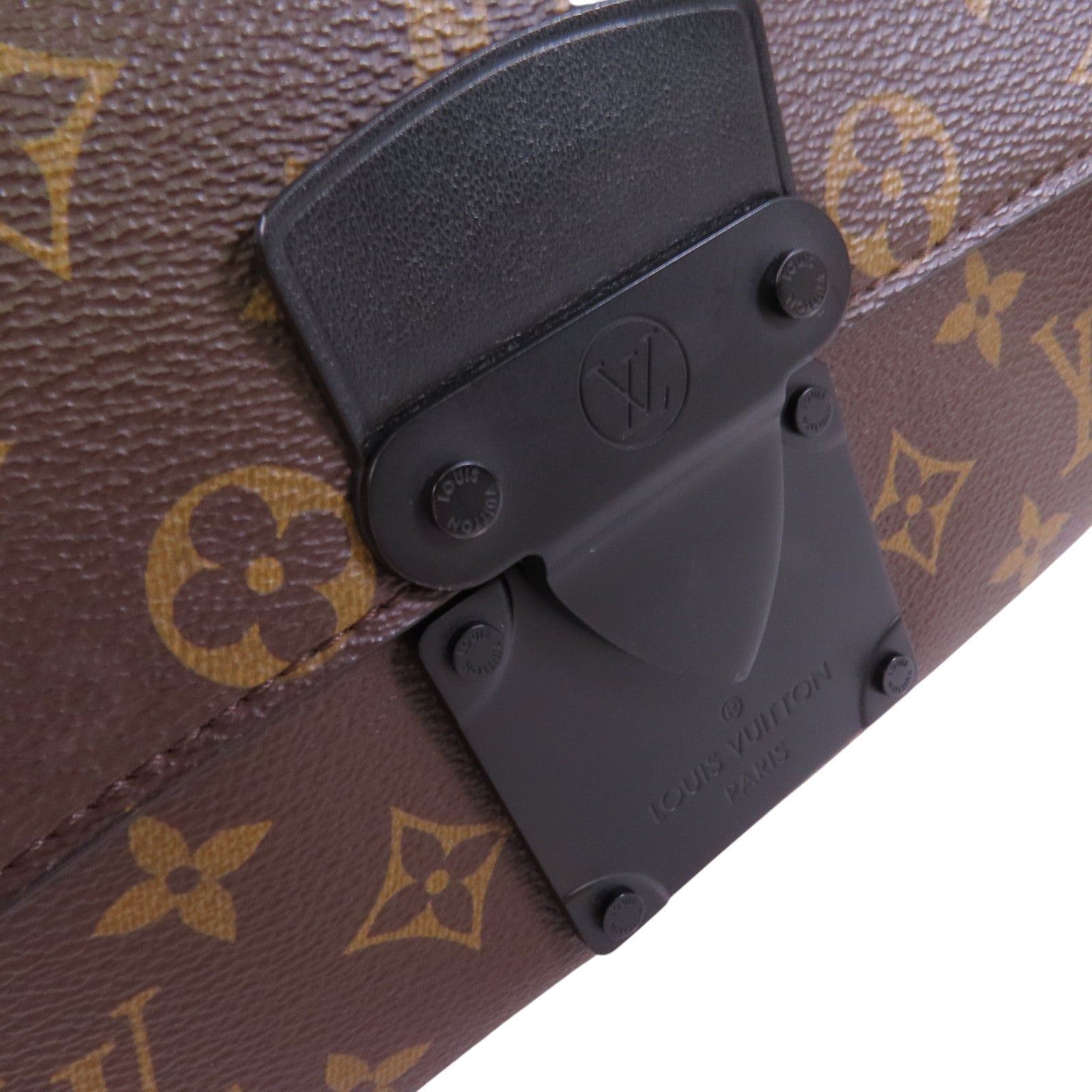 LOUIS VUITTON Monogram S Lock Sling Waist Bag腰包