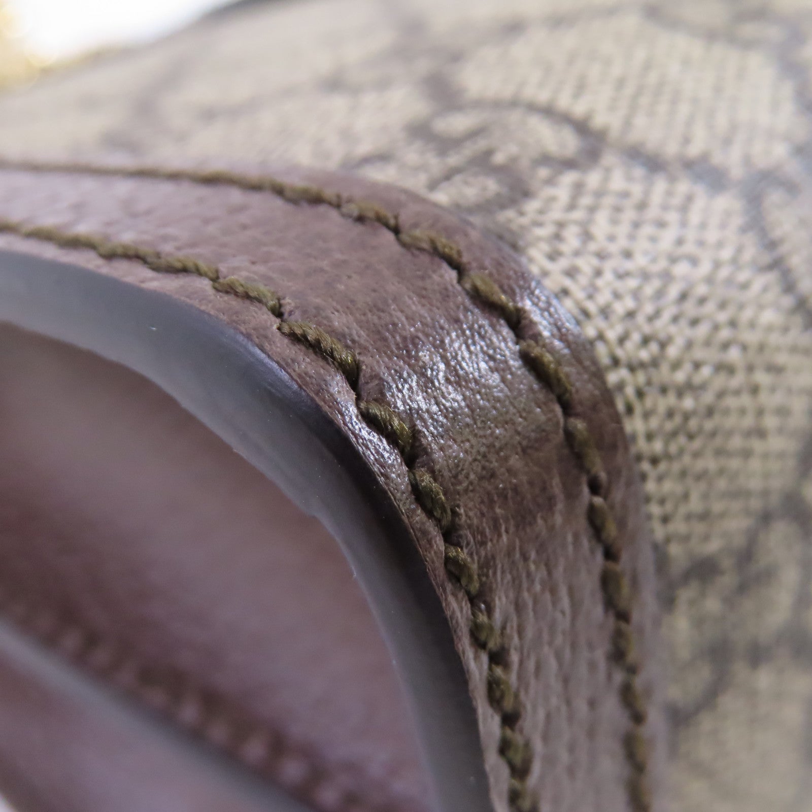 GUCCI 塗層帆布GG Supereme Shoulder Bag金扣肩背袋啡色