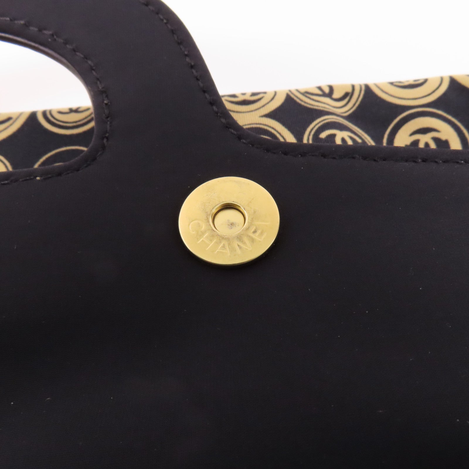 CHANEL 皮革/布料CC Logo Handbag金扣手挽袋