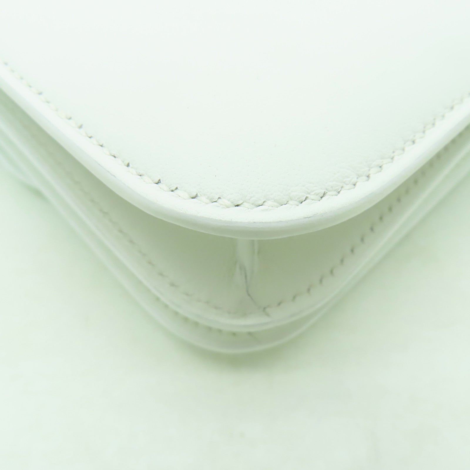 HERMES 【清倉大減價】Swift皮革Constance Mini III金扣肩背袋白色