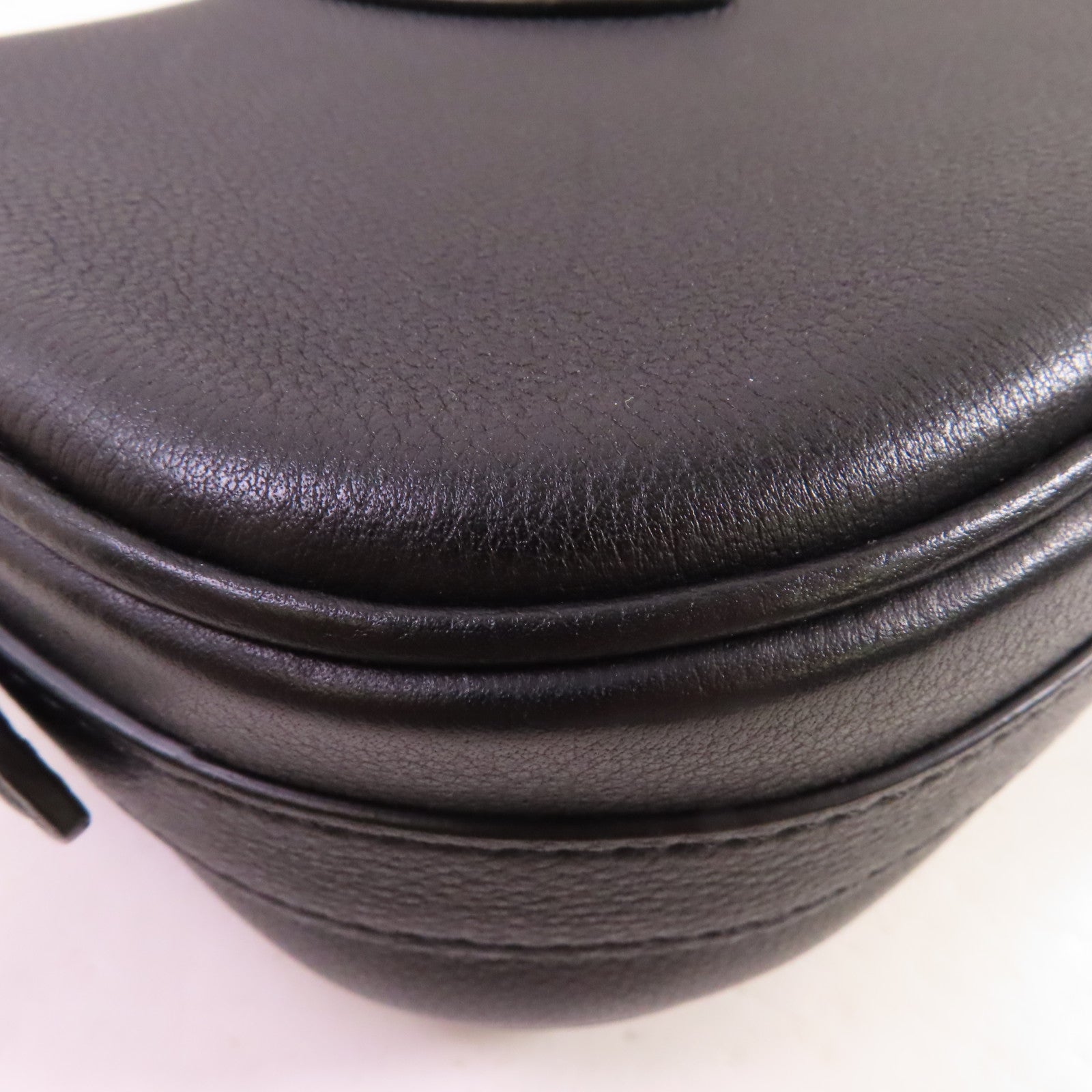LOUIS VUITTON 牛皮皮革Pont 9 Soft MM金扣肩背袋黑色