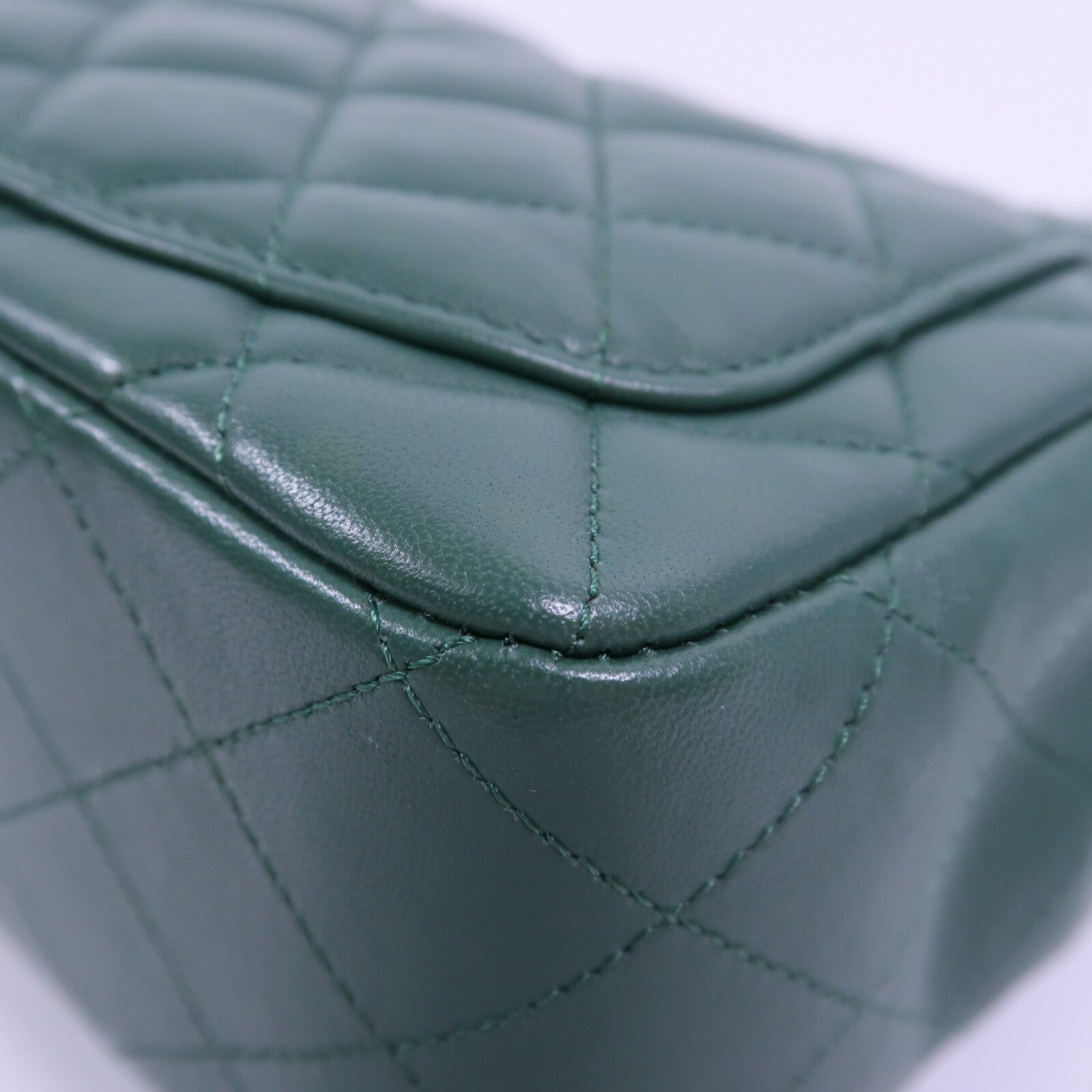 CHANEL 羊皮皮革Mini Classic 17鏈帶肩背袋