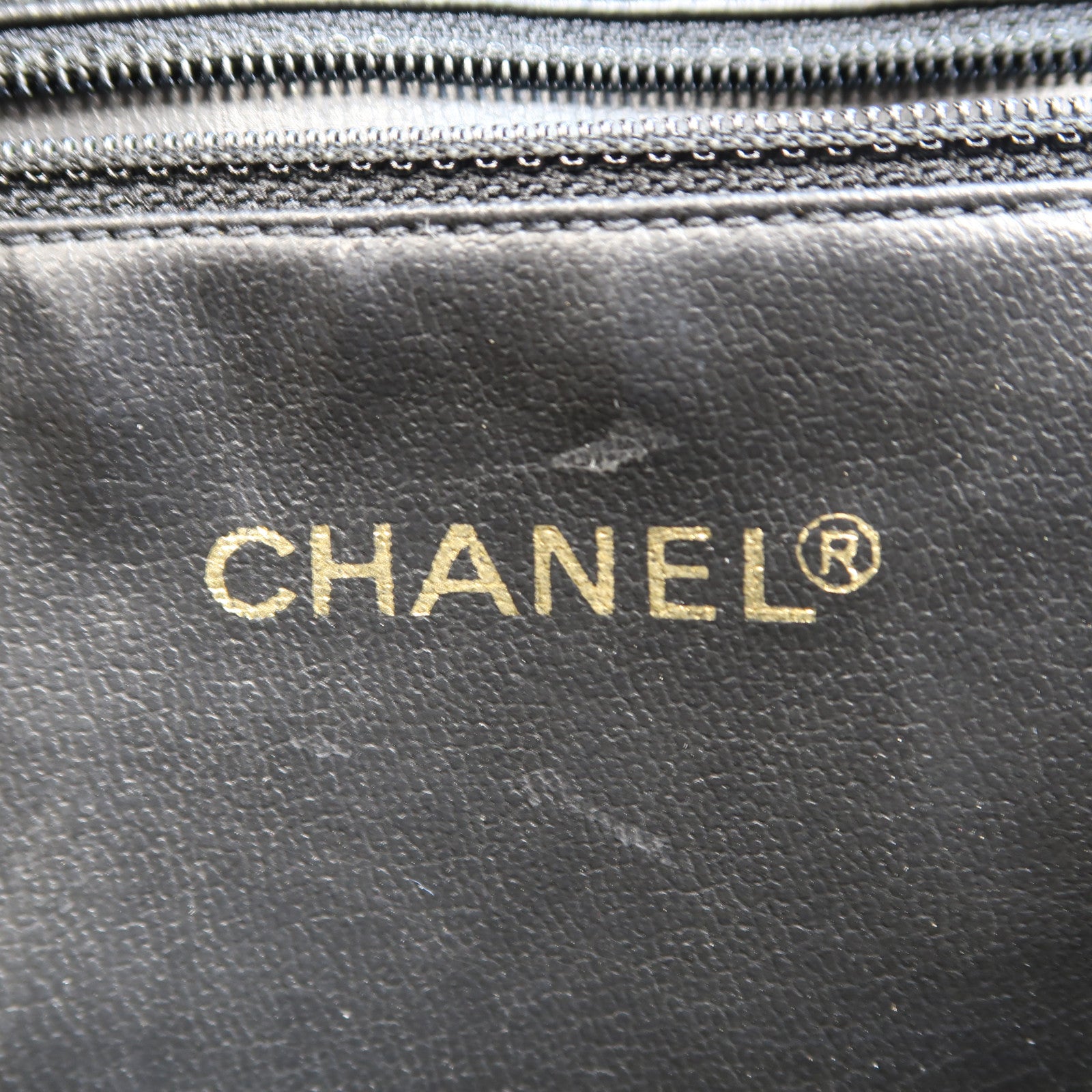 CHANEL Caviar皮革Shoulder Tote金扣肩背袋黑色