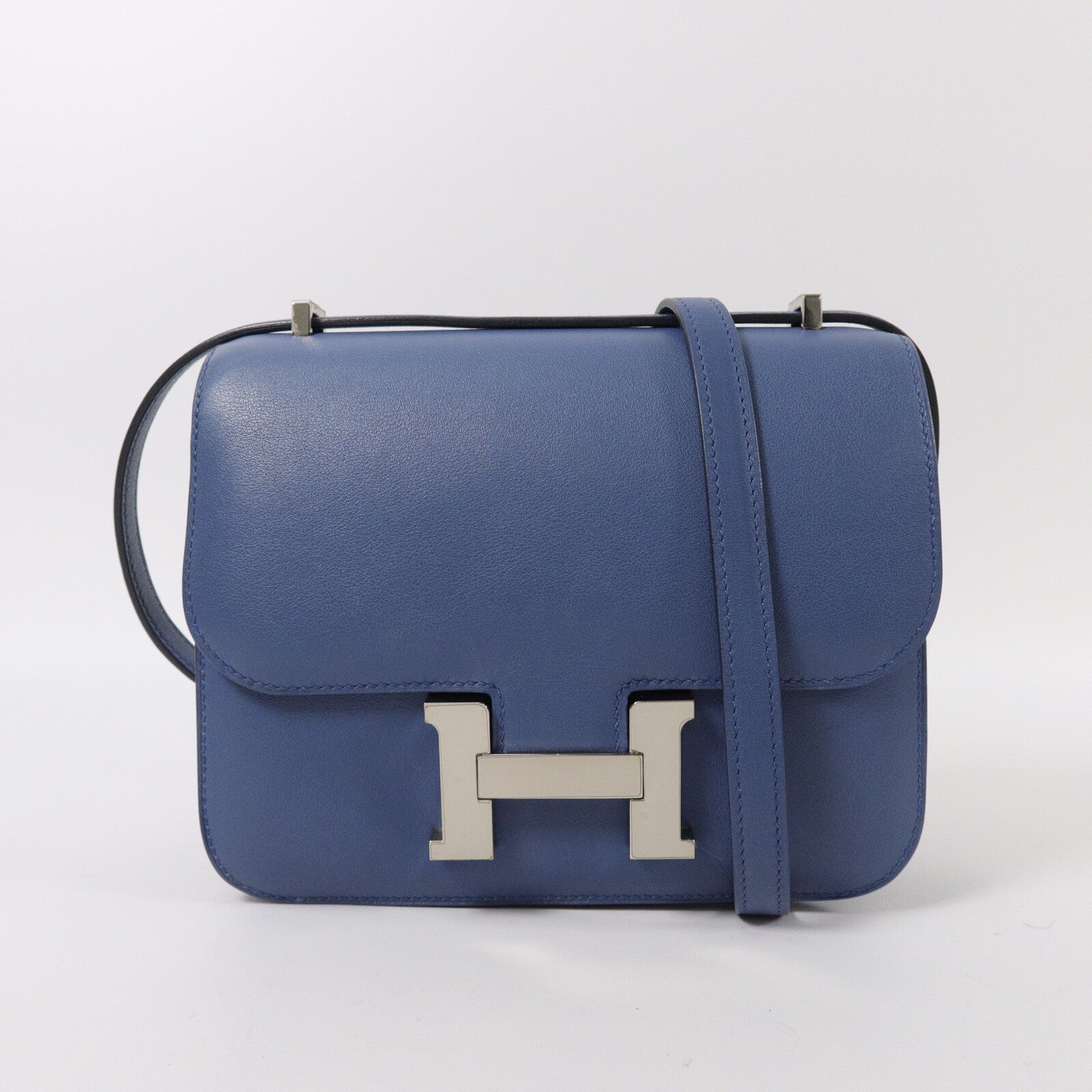HERMES Swift皮革Constance Mini肩背袋Bleu Agate
