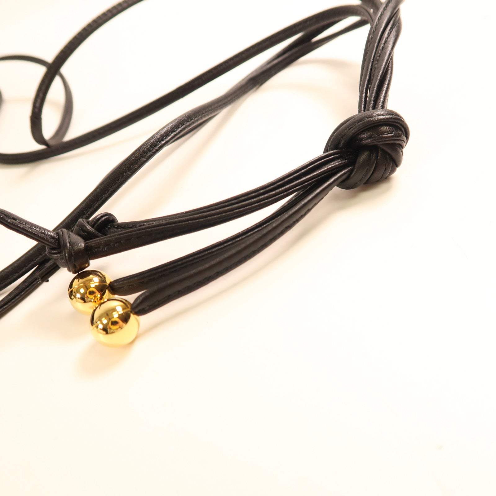 BOTTEGA VENETA 羊皮皮革The Bulb Mini Pouch金扣肩背袋