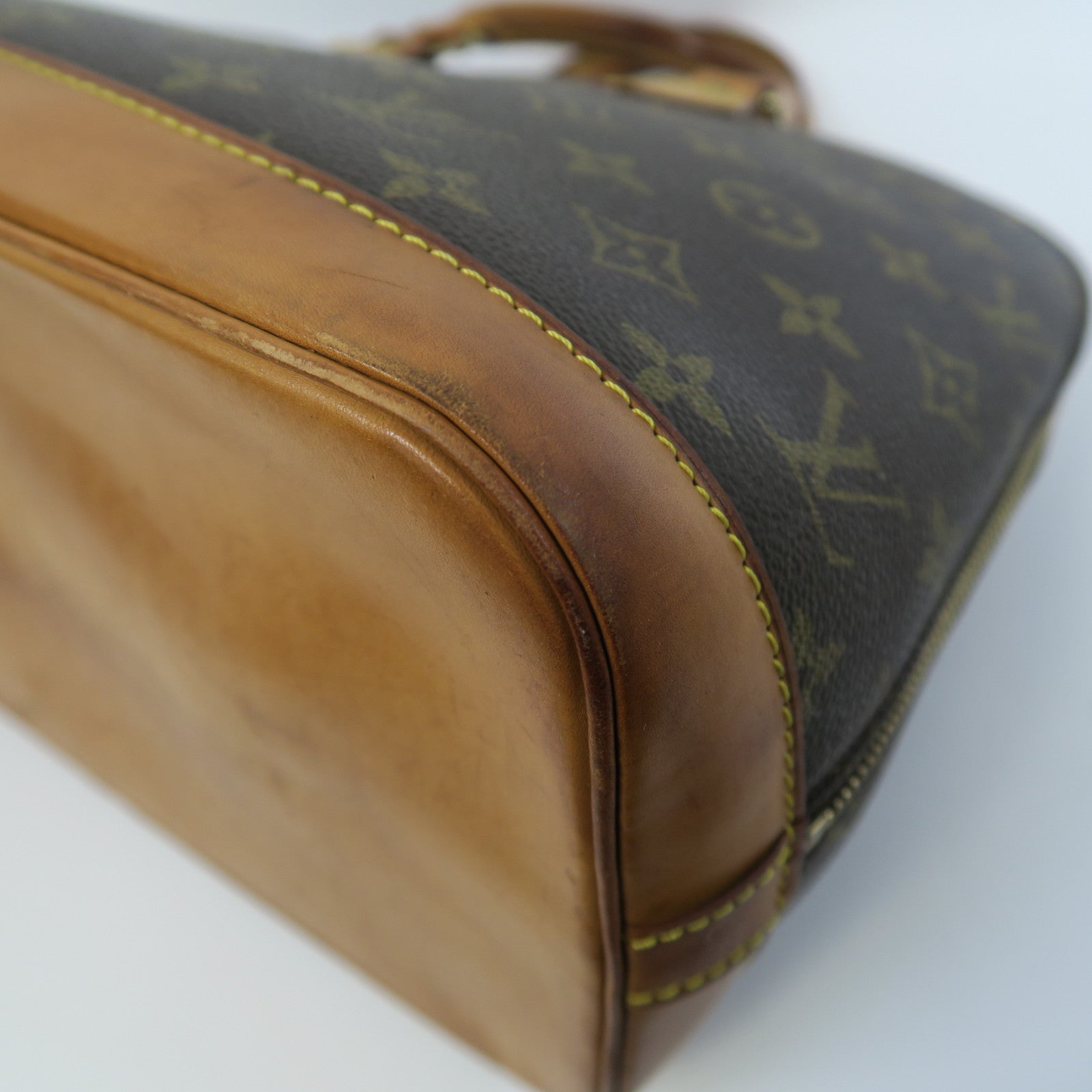 LOUIS VUITTON **【激減優惠】Monogram Alma MM金扣手挽袋啡色