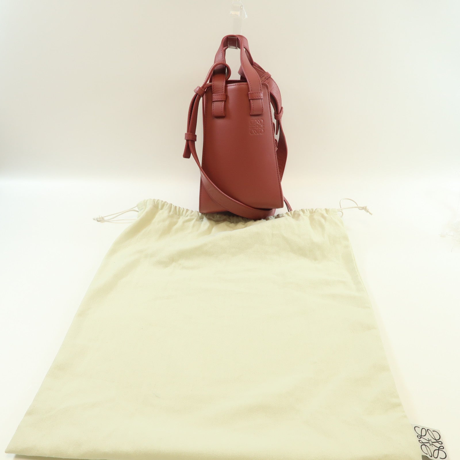LOEWE 牛皮皮革Hammock金扣手挽肩背兩用袋粉紅色