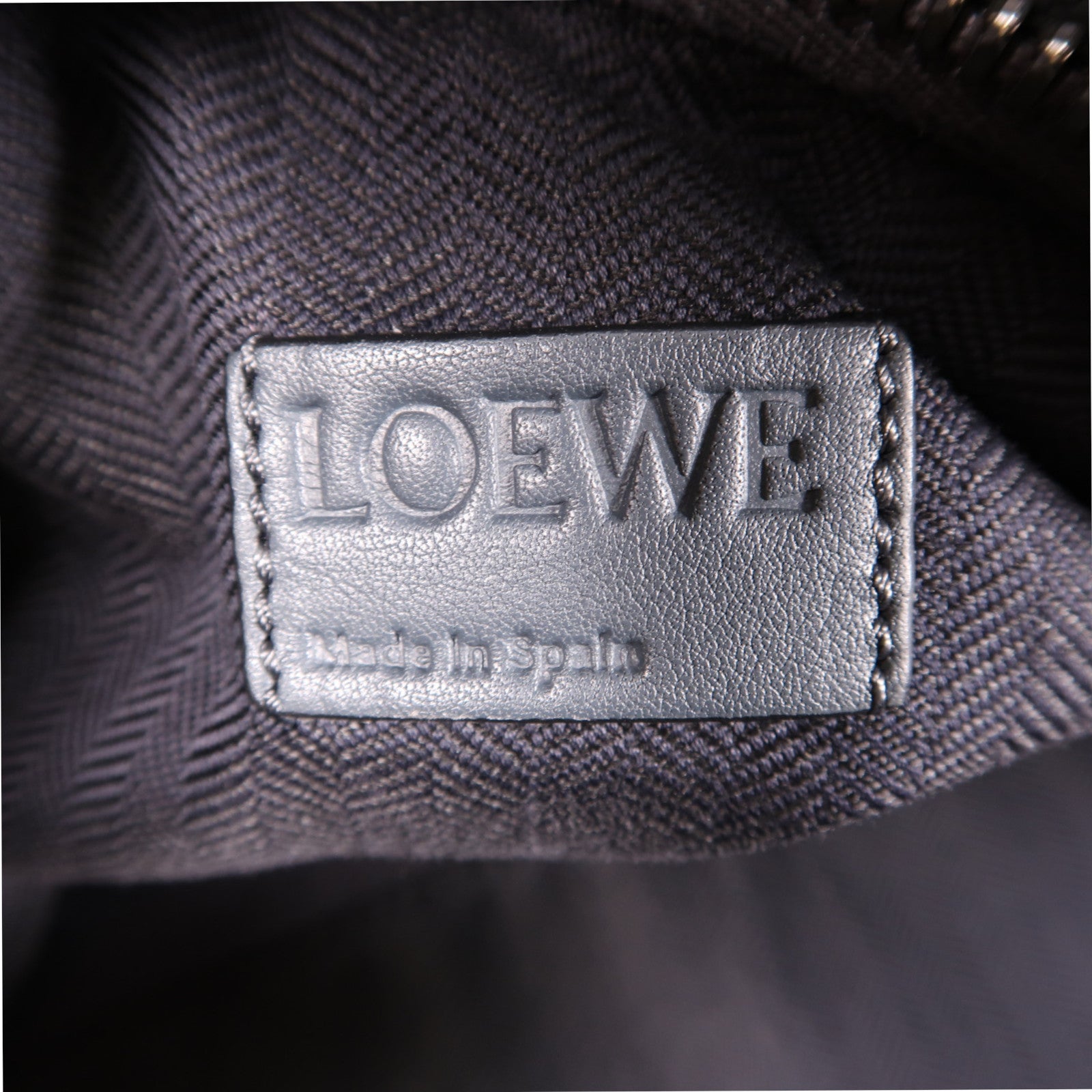 LOEWE 【激減優惠】牛皮皮革Puzzle Messenger銀扣肩背袋灰色/淺灰色