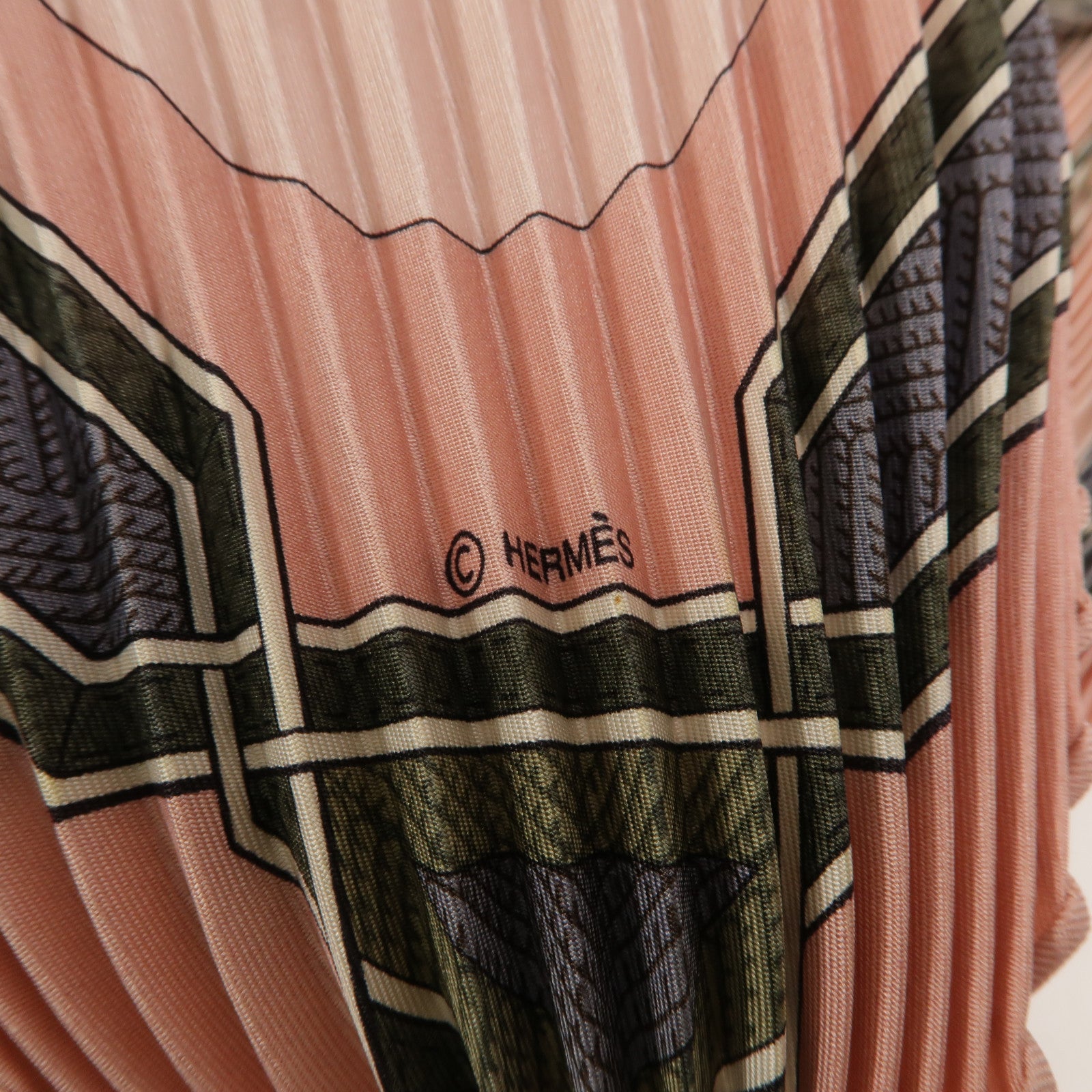HERMES 【激減優惠】絲質Pleated Scarf絲巾