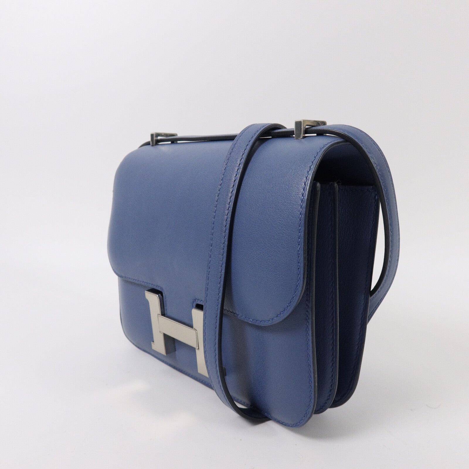 HERMES Swift皮革Constance Mini肩背袋Bleu Agate