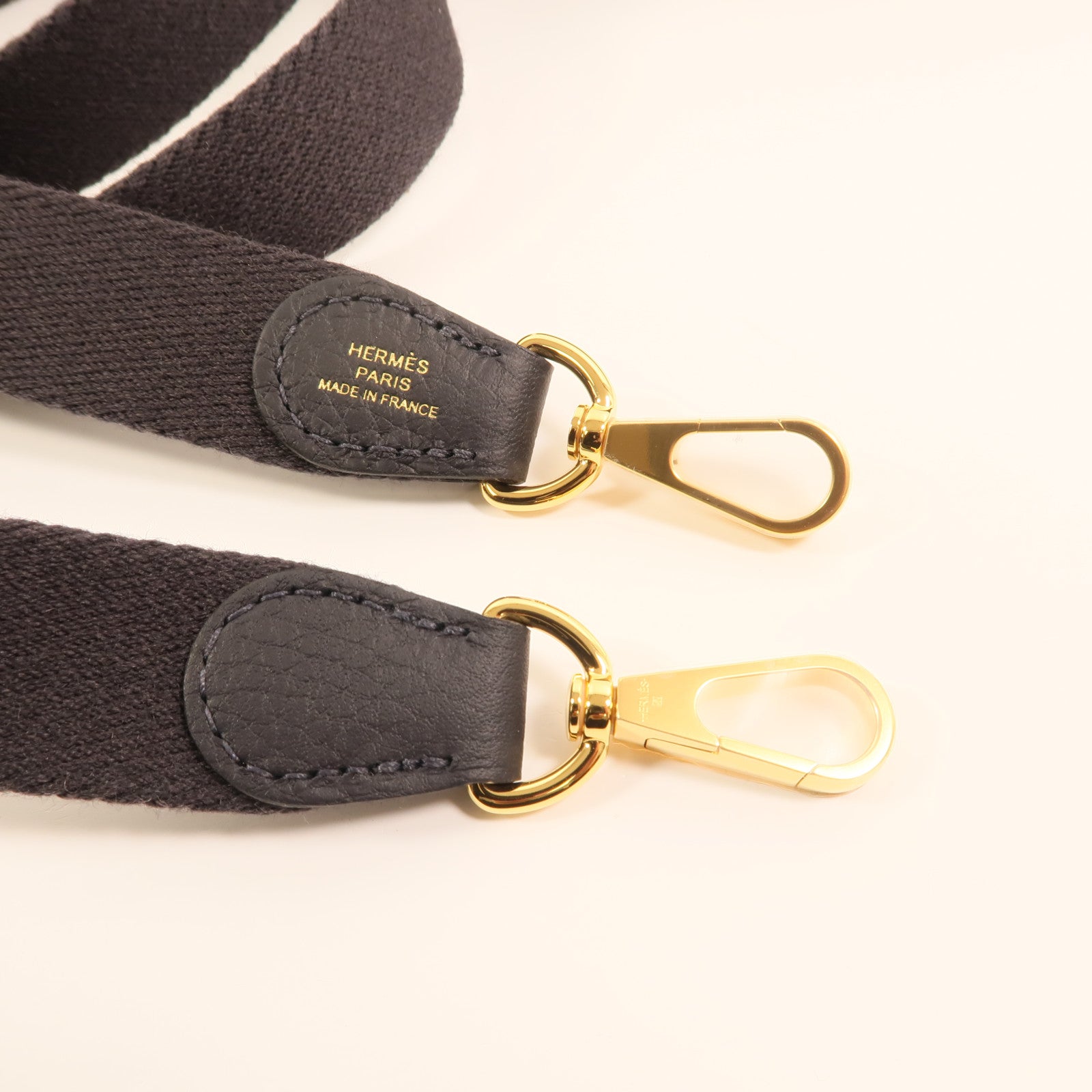 HERMES Clemence皮革Evelyne TPM金扣肩背袋Caban