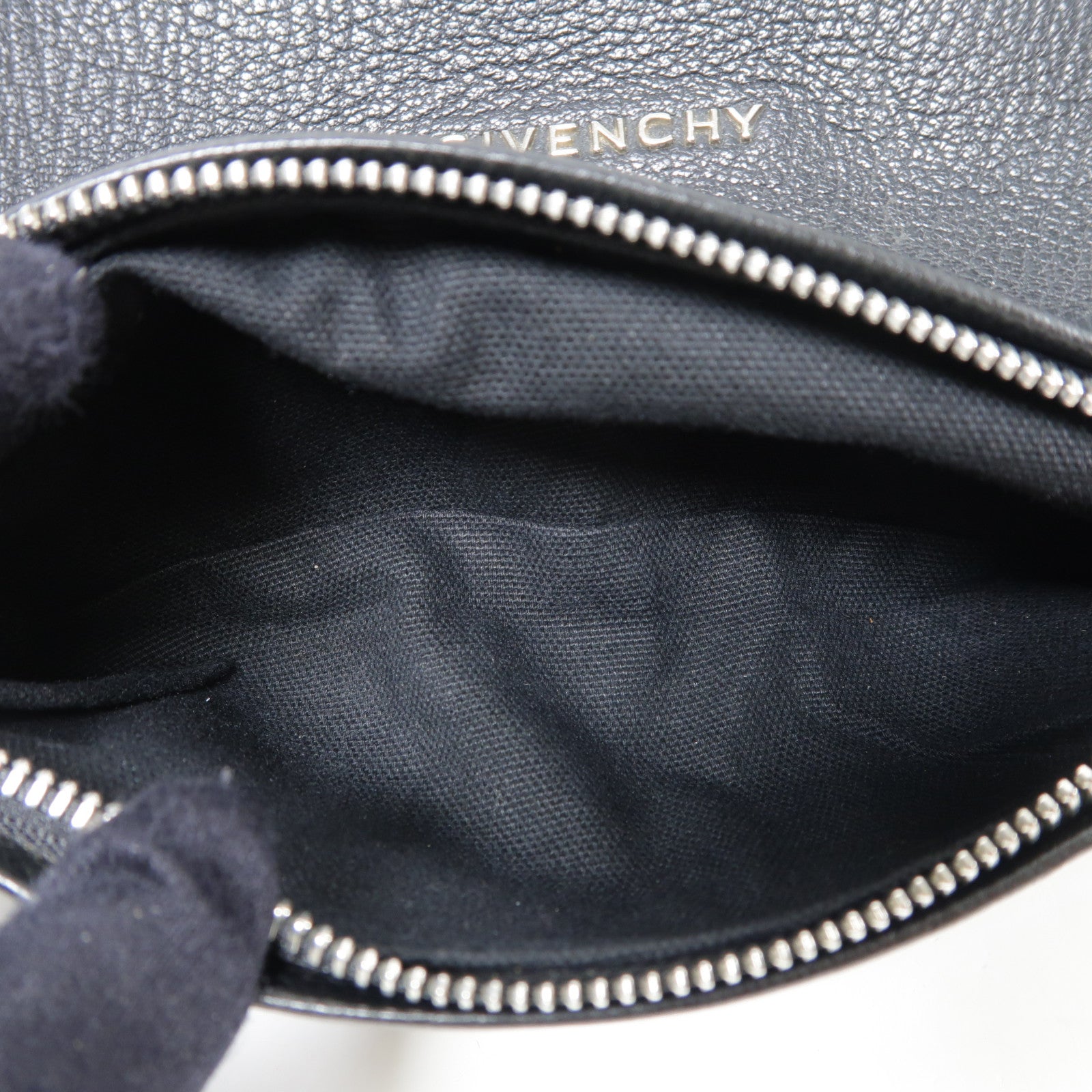 GIVENCHY 牛皮皮革Pandora Bag銀扣肩背袋