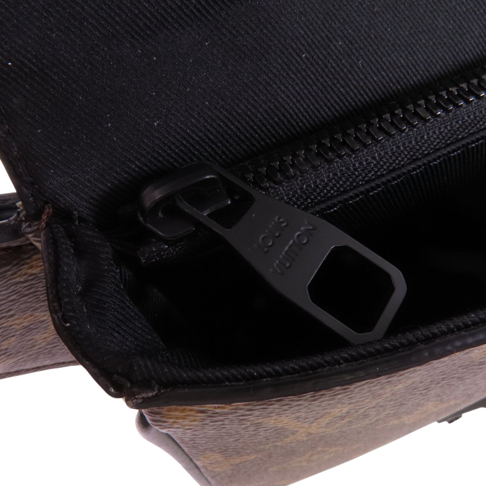 LOUIS VUITTON Monogram S Lock Sling Waist Bag腰包