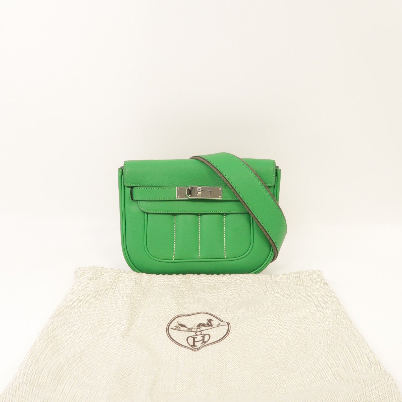 HERMES Swift皮革Mini Berline銀扣肩背袋竹子色