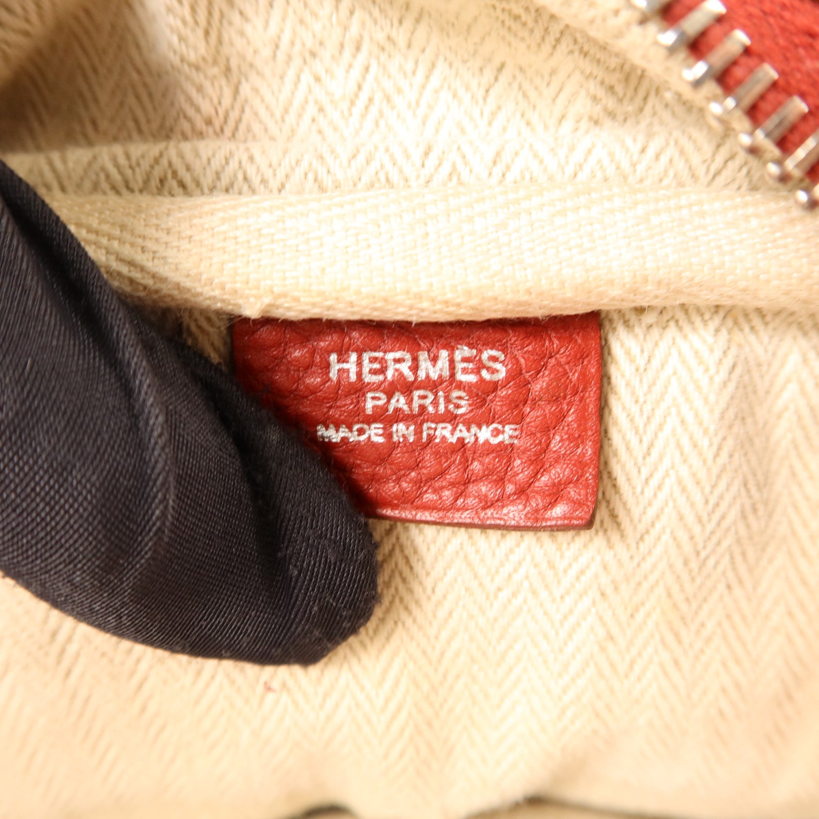 HERMES Clemence皮革Victoria 35銀扣手挽袋Rouge Garance