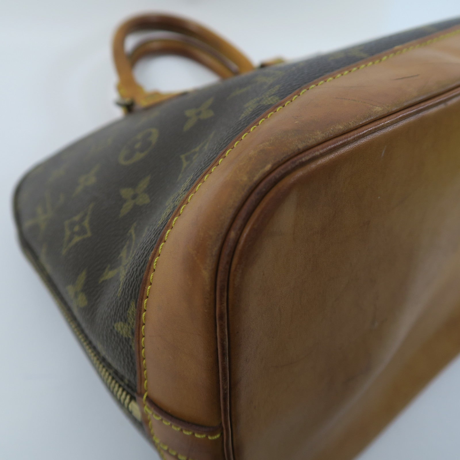 LOUIS VUITTON **【激減優惠】Monogram Alma MM金扣手挽袋啡色