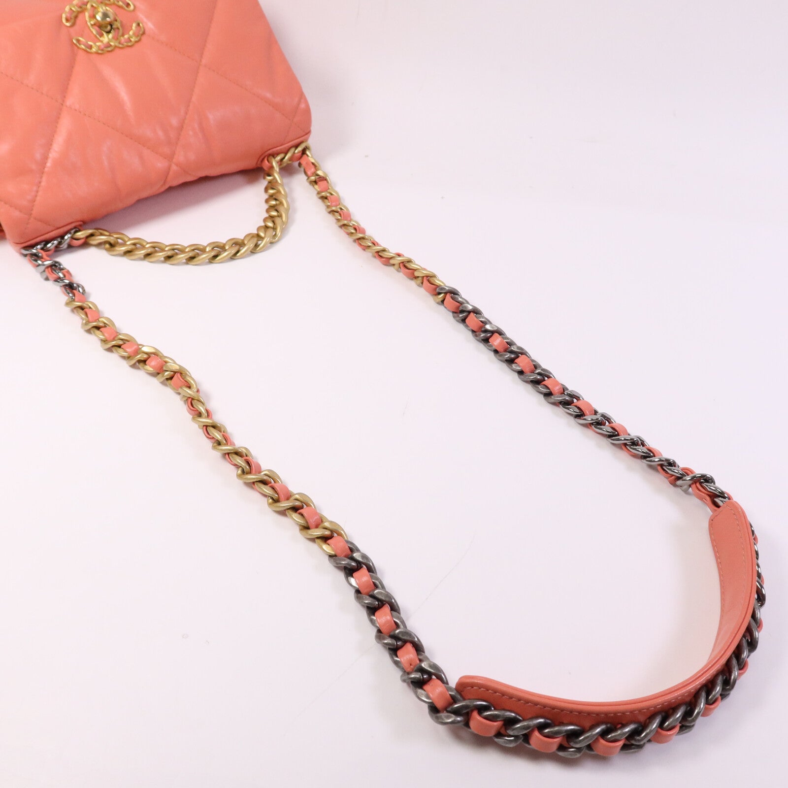 CHANEL 牛皮皮革C19 Small金扣手挽肩背兩用袋
