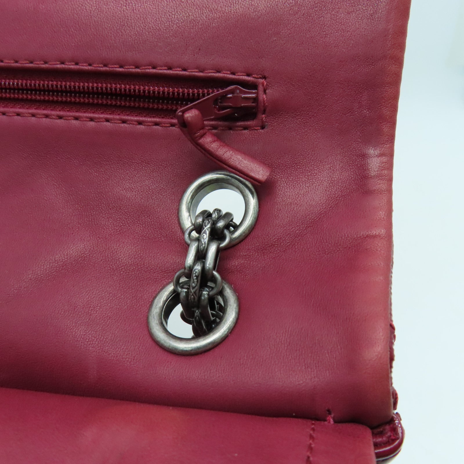 CHANEL 菱格漆皮皮革2.55 Chain Shoulder银扣链带肩背袋红色