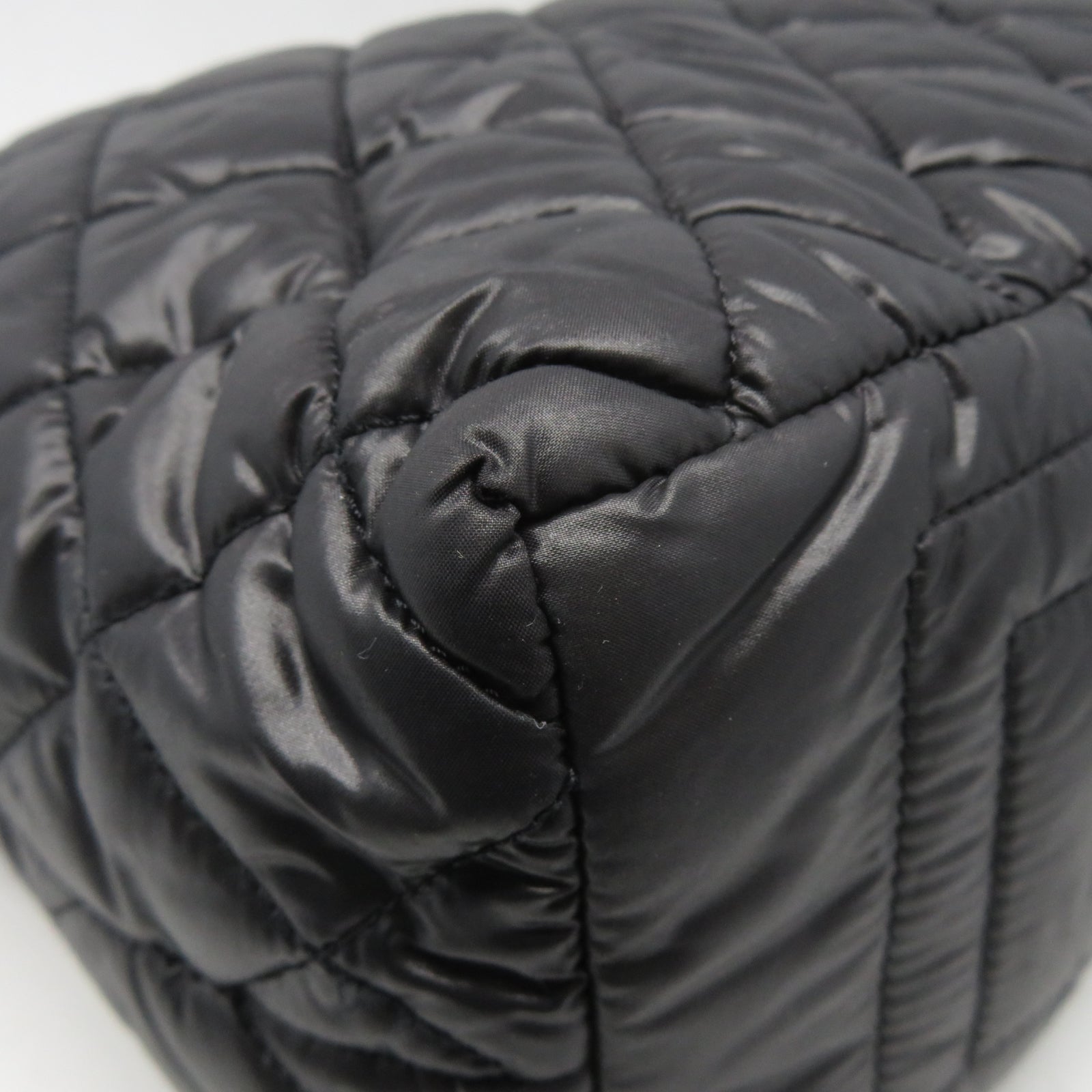 CHANEL 菱格尼龍Shoulder Bag銀扣肩背袋黑色
