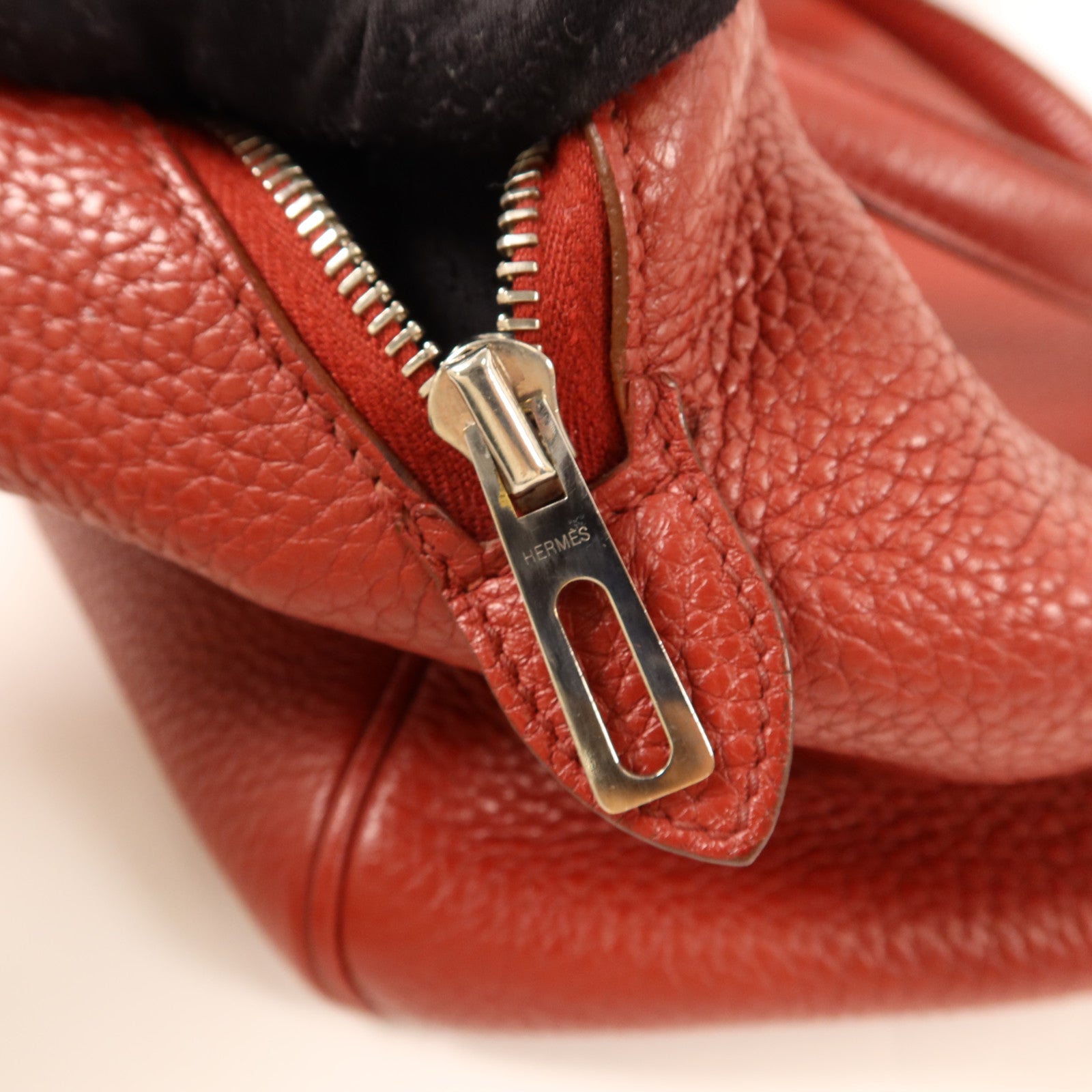 HERMES Clemence皮革Victoria 35銀扣手挽袋Rouge Garance