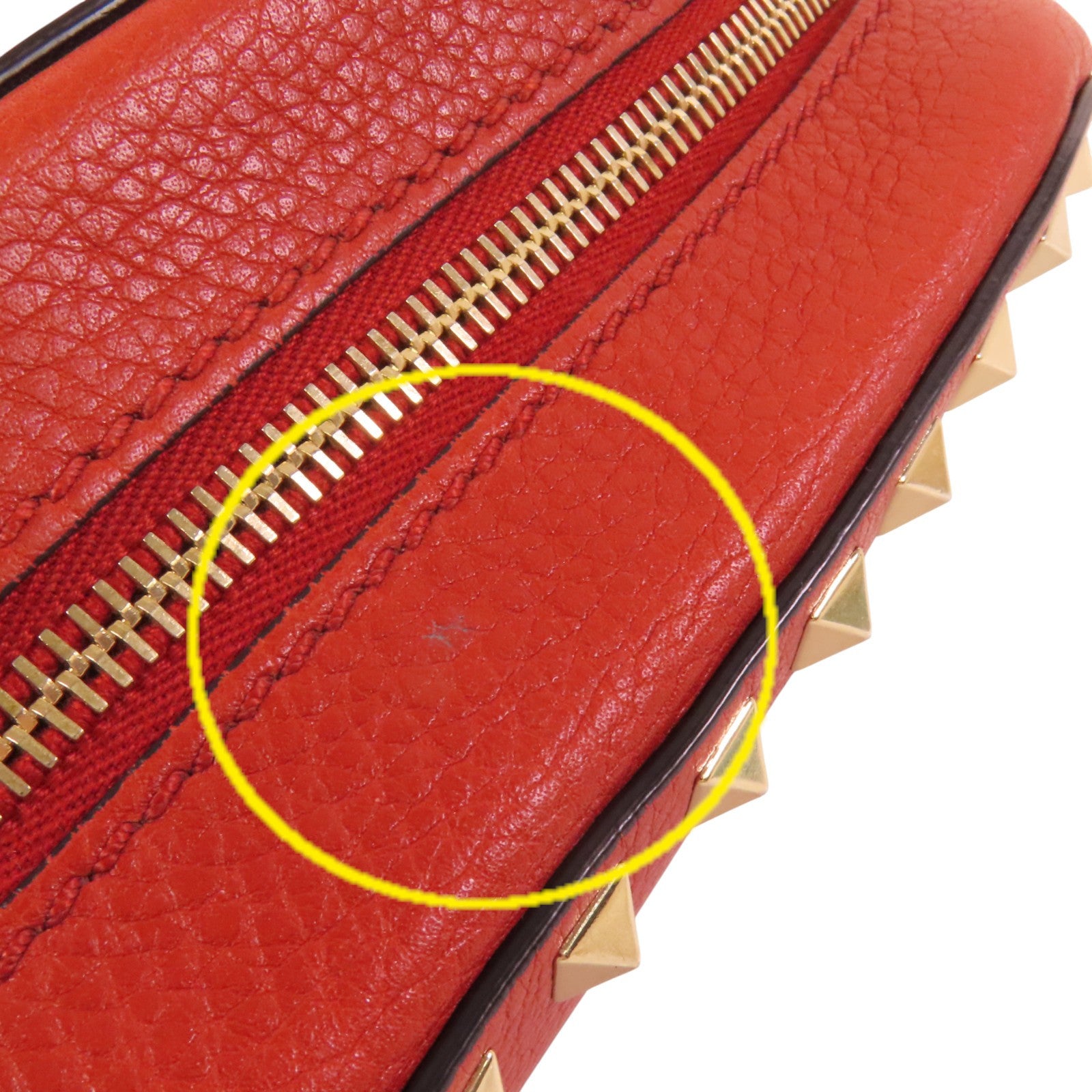 Valentino 牛皮皮革RockStuds金扣肩背袋