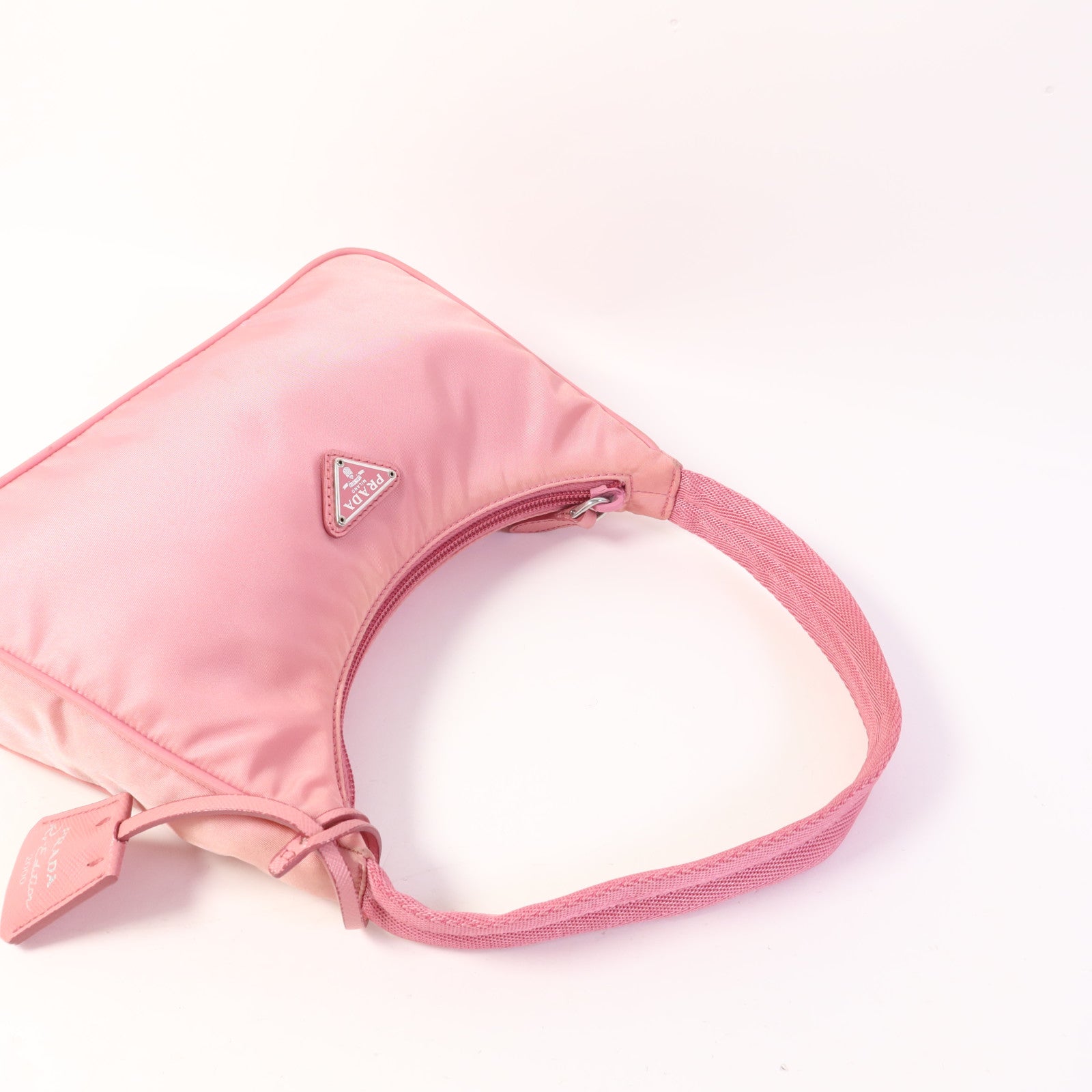 PRADA 尼龍Re-Edition 2000銀扣手挽袋