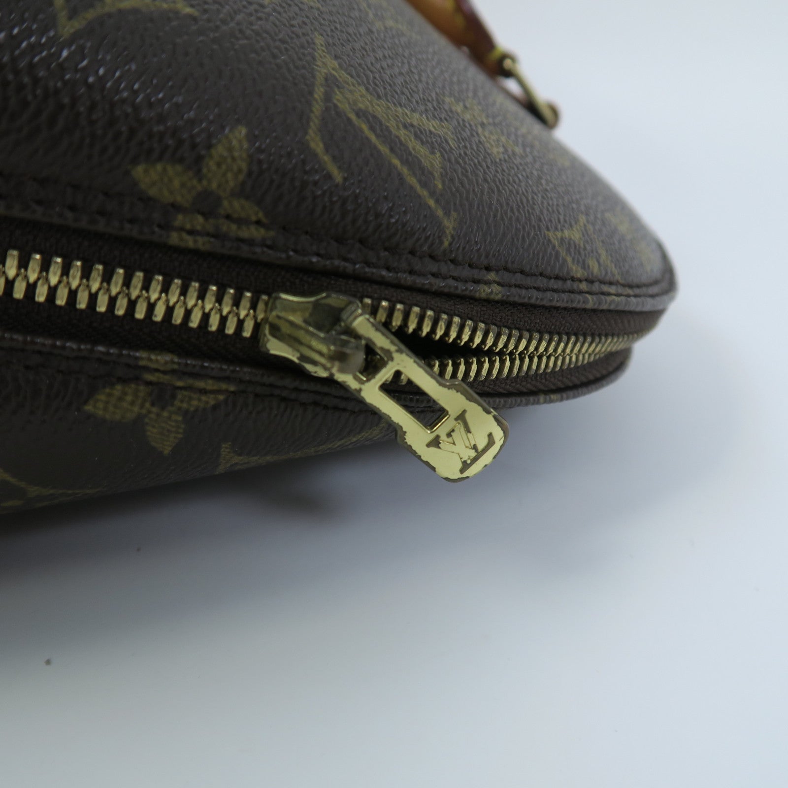 LOUIS VUITTON **【激減優惠】Monogram Alma MM金扣手挽袋啡色