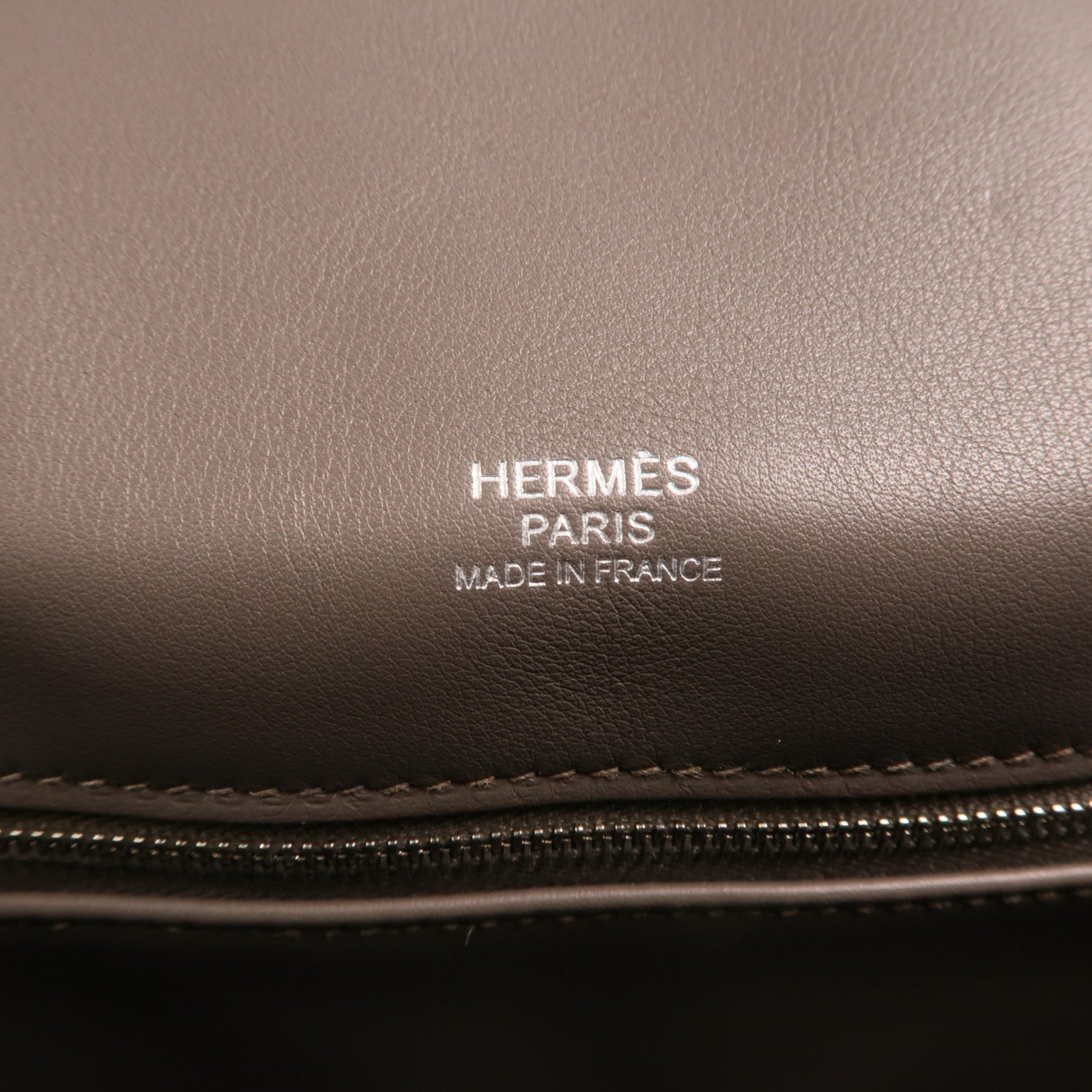 HERMES Swift皮革Berline 28銀扣肩背袋Etain