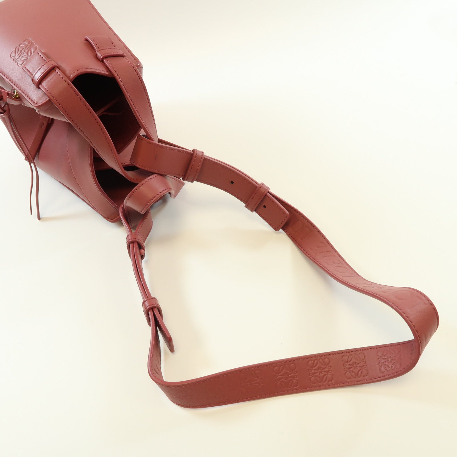 LOEWE 牛皮皮革Hammock金扣手挽肩背兩用袋粉紅色
