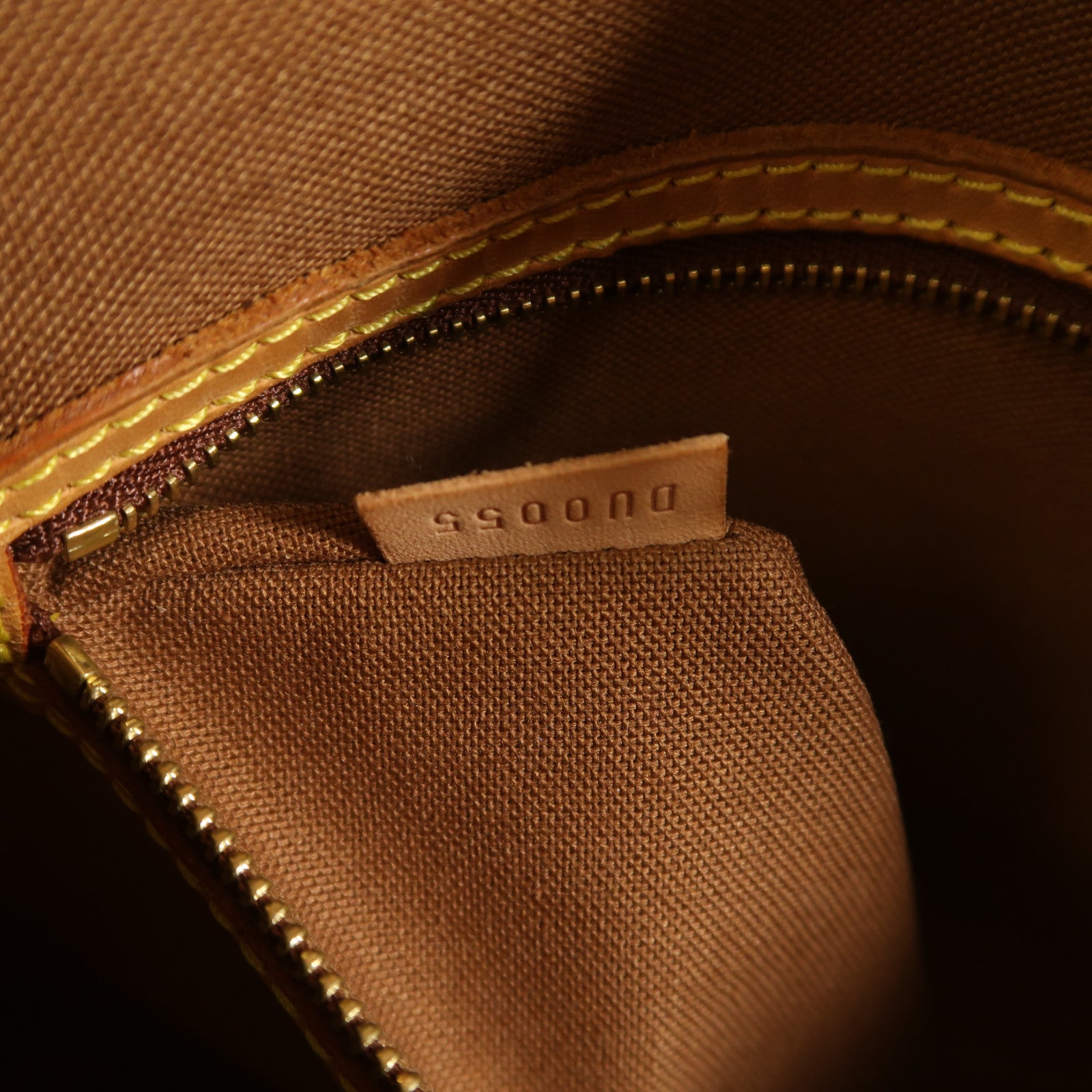 LOUIS VUITTON 【激減優惠】Monogram Batignolles Horizontal金扣肩背袋
