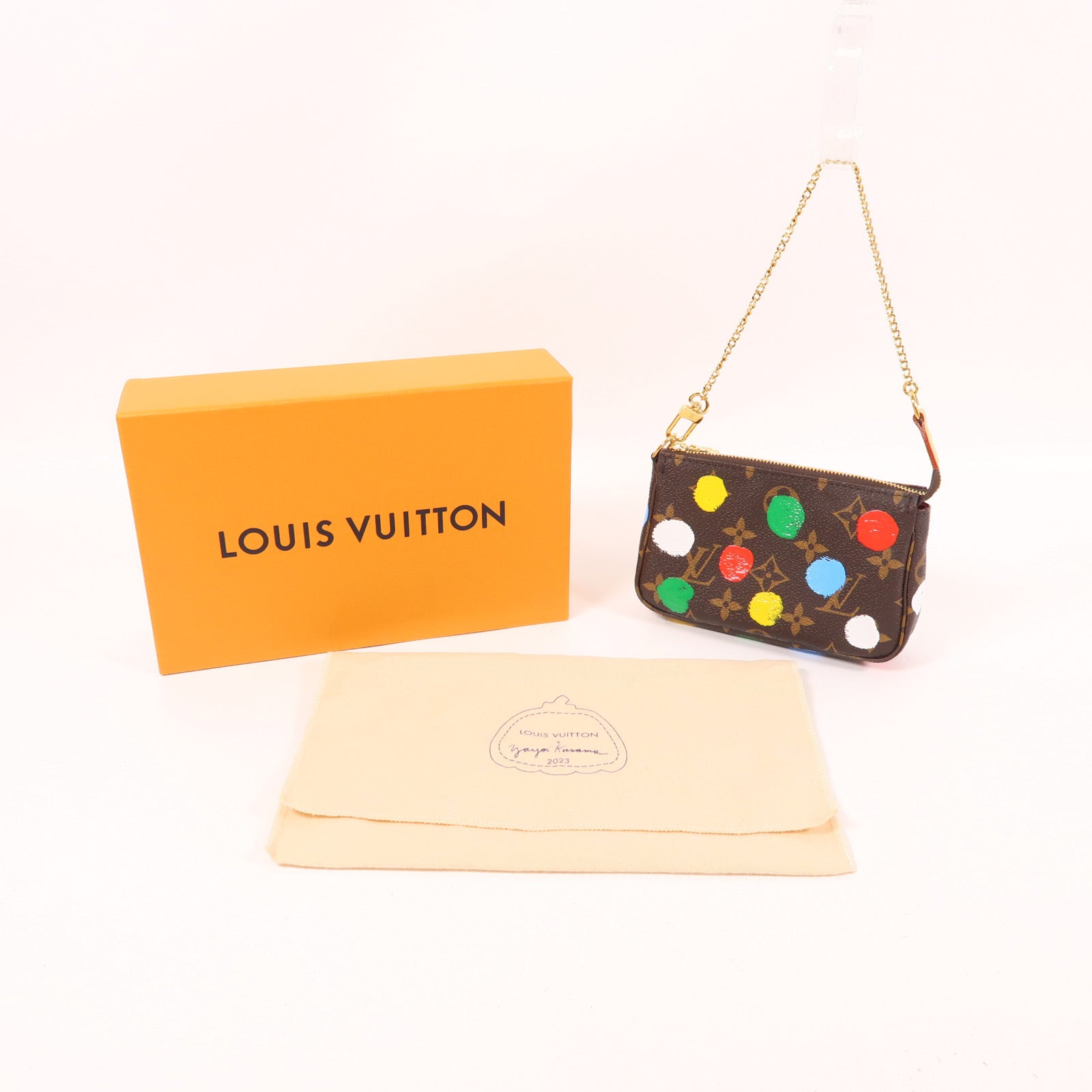 LOUIS VUITTON 塗層帆布Pochette Accessoires LV X YK金扣手挽袋