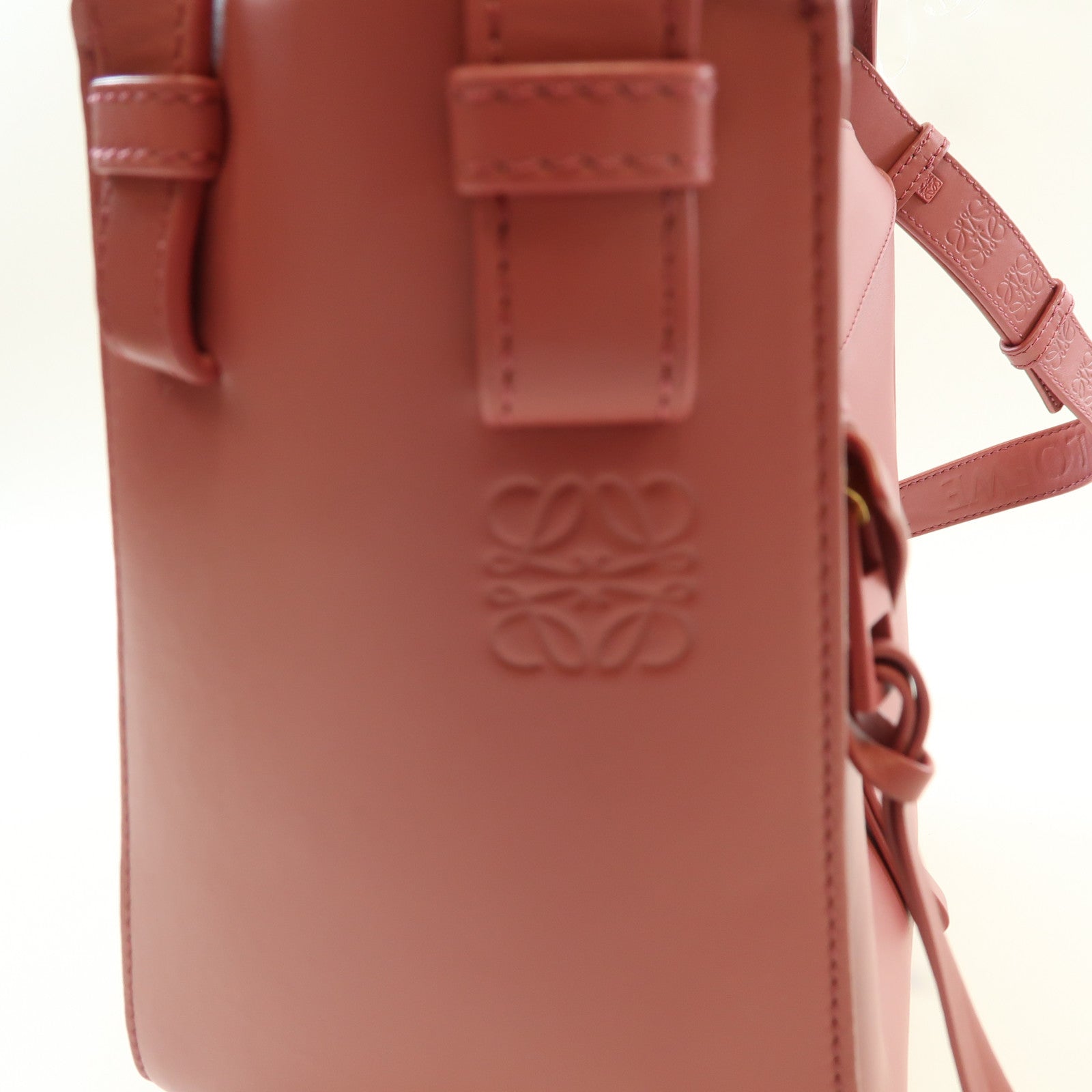 LOEWE 牛皮皮革Hammock金扣手挽肩背兩用袋粉紅色