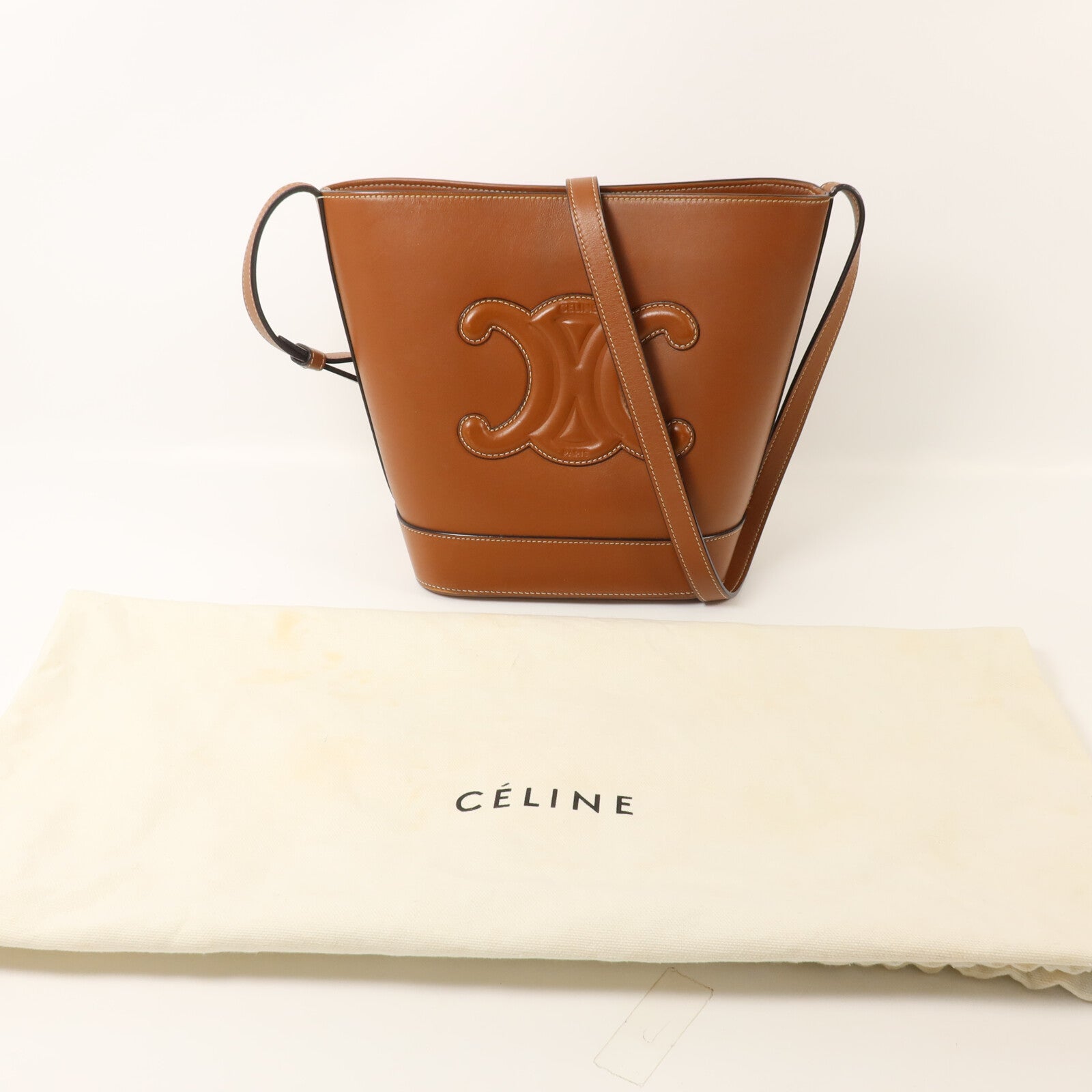 CELINE 牛皮皮革Small Bucket Cuir Triomphe肩背袋