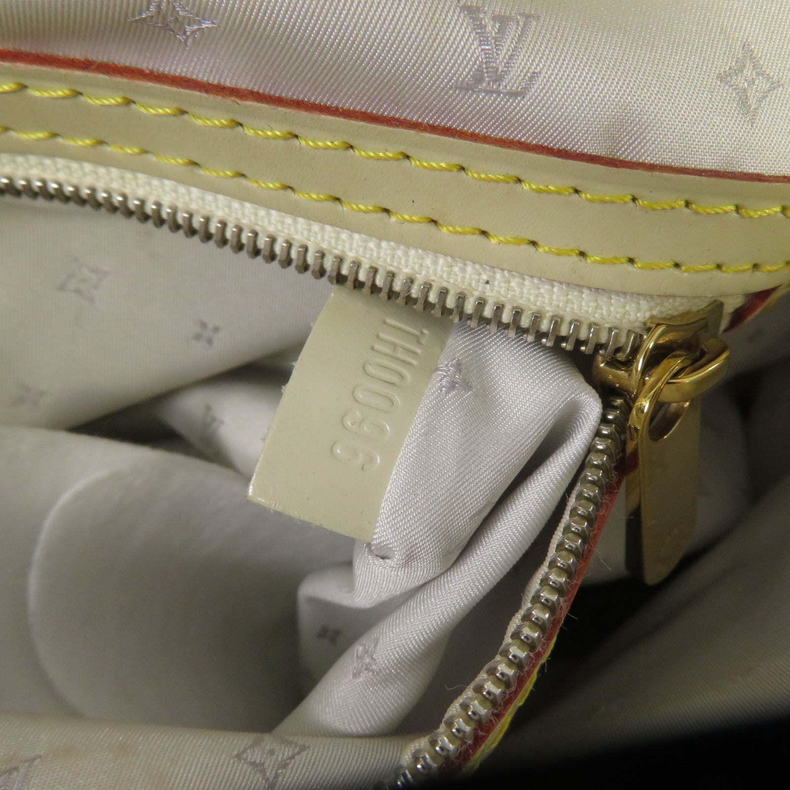 LOUIS VUITTON **【激減優惠】Suhali皮革Lockit PM金扣手挽袋米色