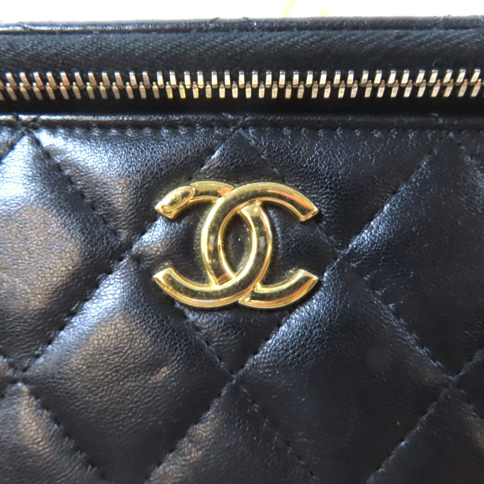 CHANEL 【激減優惠】菱格羊皮皮革Vanity Bag金扣鏈帶肩背袋黑色