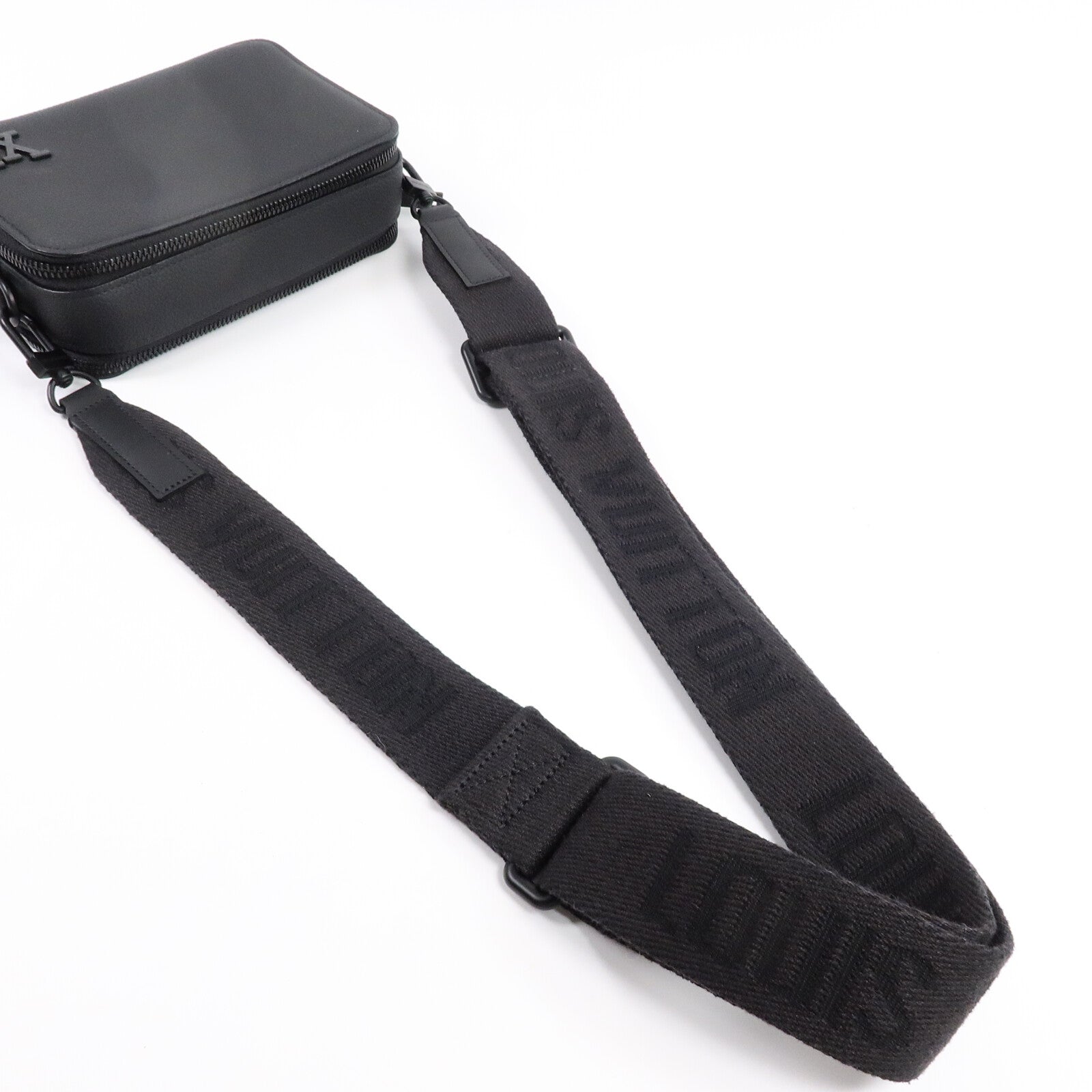 LOUIS VUITTON 牛皮皮革Alpha Wearable Wallet肩背袋