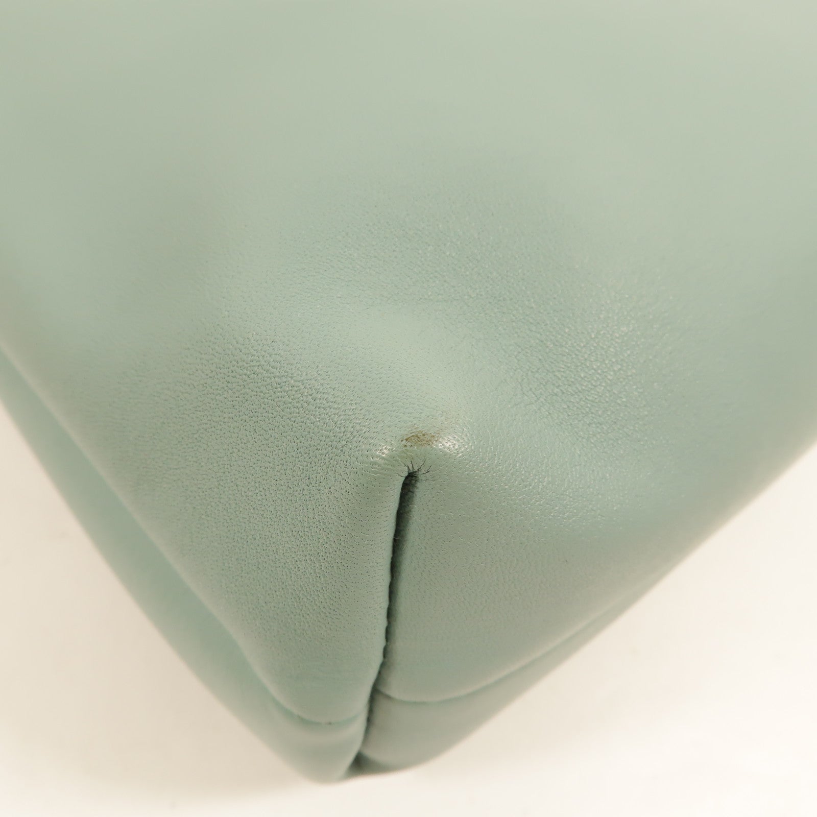 LOEWE 牛皮皮革Pebble Pouch肩背袋