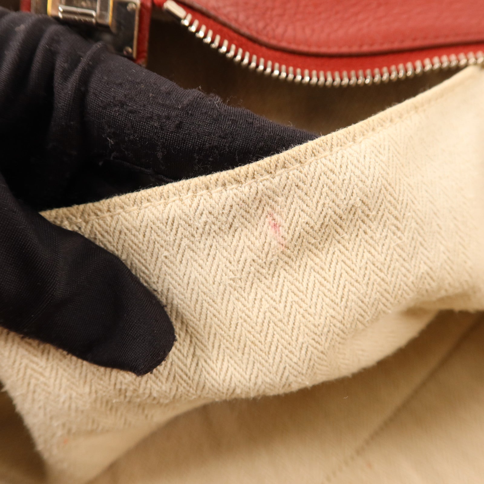 HERMES Clemence皮革Victoria 35銀扣手挽袋Rouge Garance