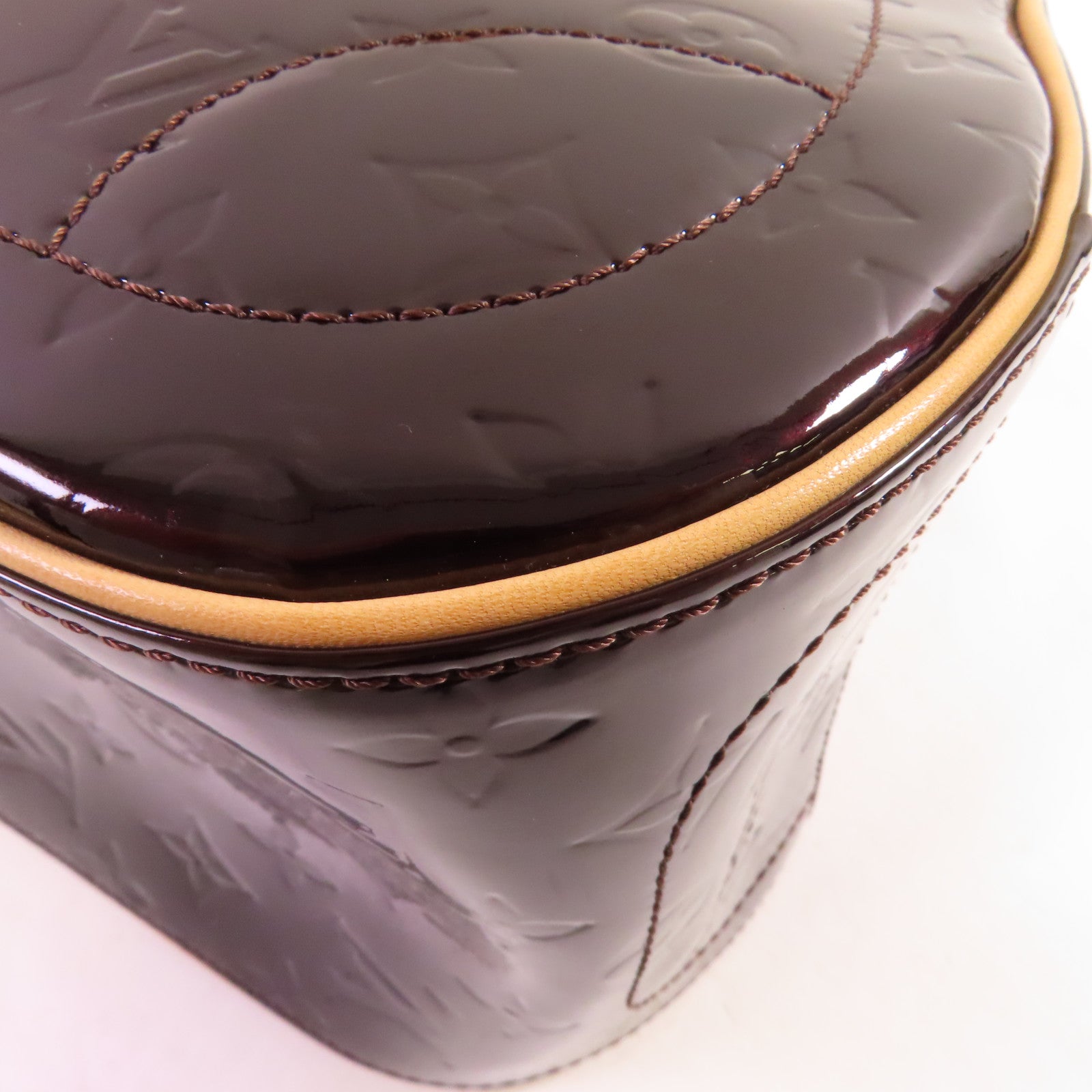 LOUIS VUITTON Vernis Summit Drive金扣手挽袋酒紅色