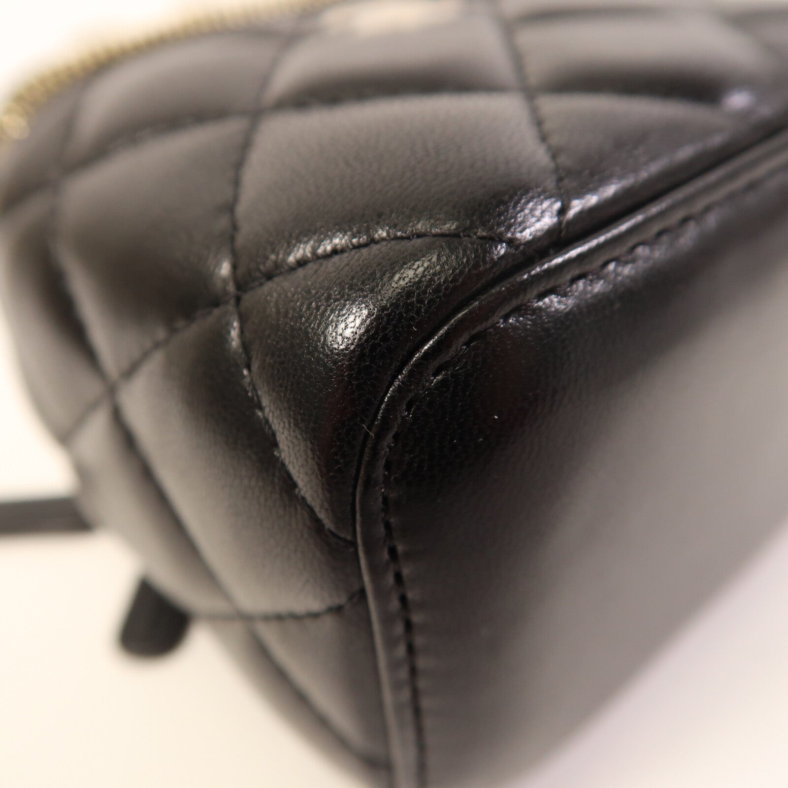 CHANEL 羊皮皮革Mini Vanity Case金扣鏈帶肩背袋